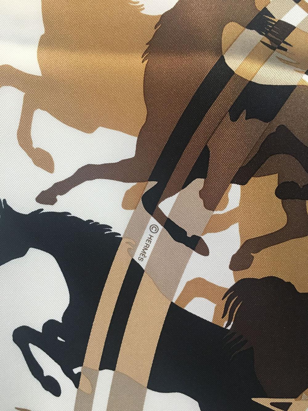 Hermes Ex Libirs en Camouflage silk scarf in Tan black and white In Excellent Condition In Philadelphia, PA