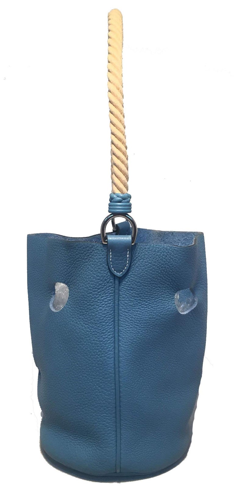 Hermes Mangeoire Blue Jean Taurillon Clemence Leather Rope Handle Bucket Bag In Excellent Condition For Sale In Philadelphia, PA