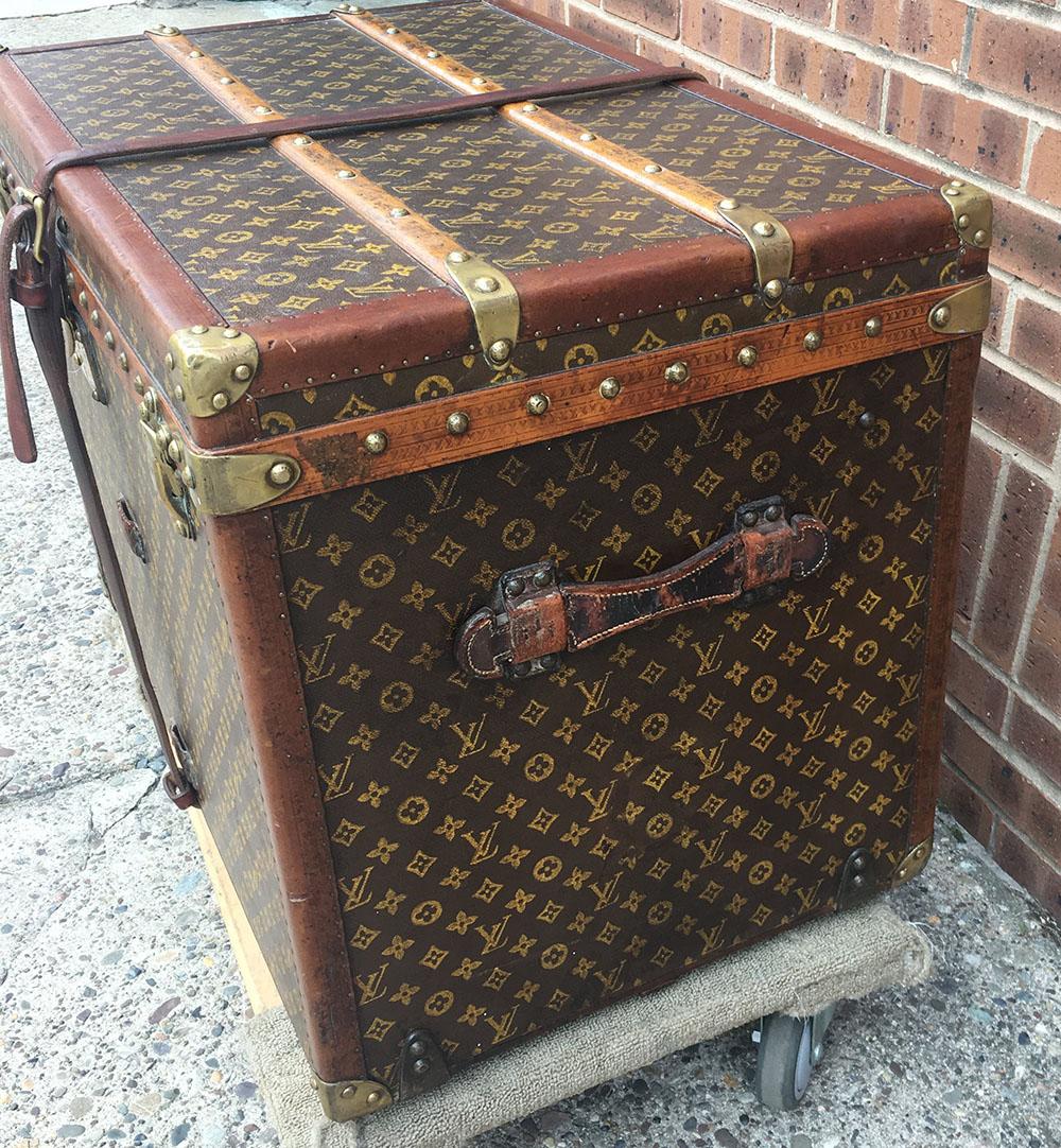 Louis Vuitton Antique Monogram Small Steamer Trunk with Basket Tray c1920s In Excellent Condition In Philadelphia, PA