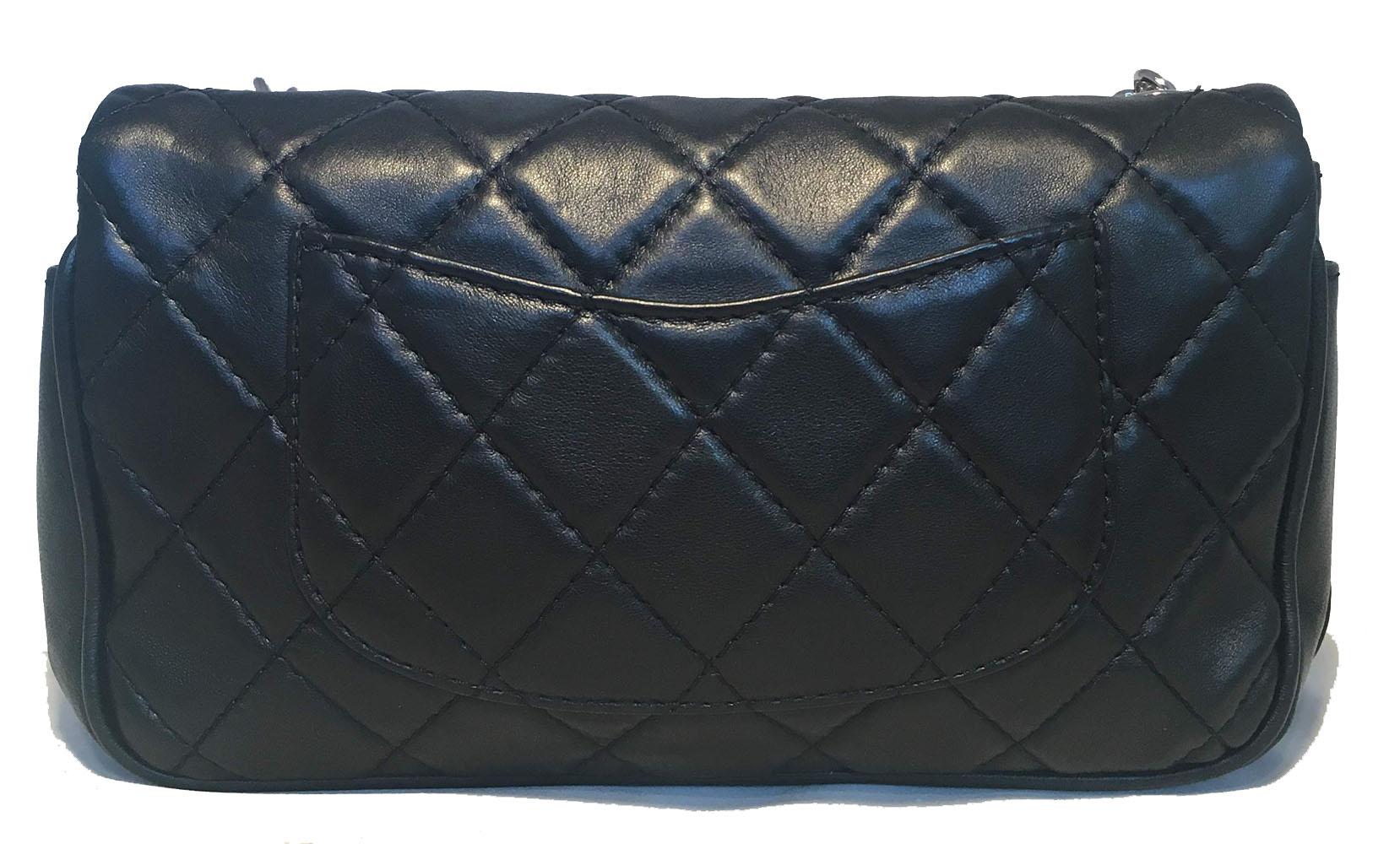 Women's or Men's Chanel Black Leather 10inch Classic Flap with Chain Strap Shoulder Bag