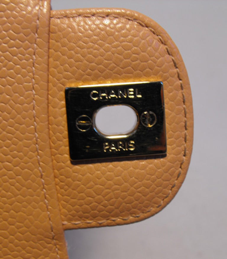 Chanel Peach Caviar Quilted 10inch 2.55 Classic Double Flap Bag In Excellent Condition In Philadelphia, PA