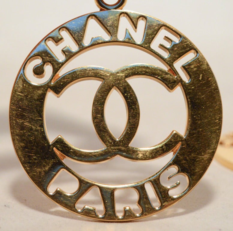 Chanel Paris Iconic Gold and Pearl Vintage Round Earrings In Excellent Condition In Philadelphia, PA