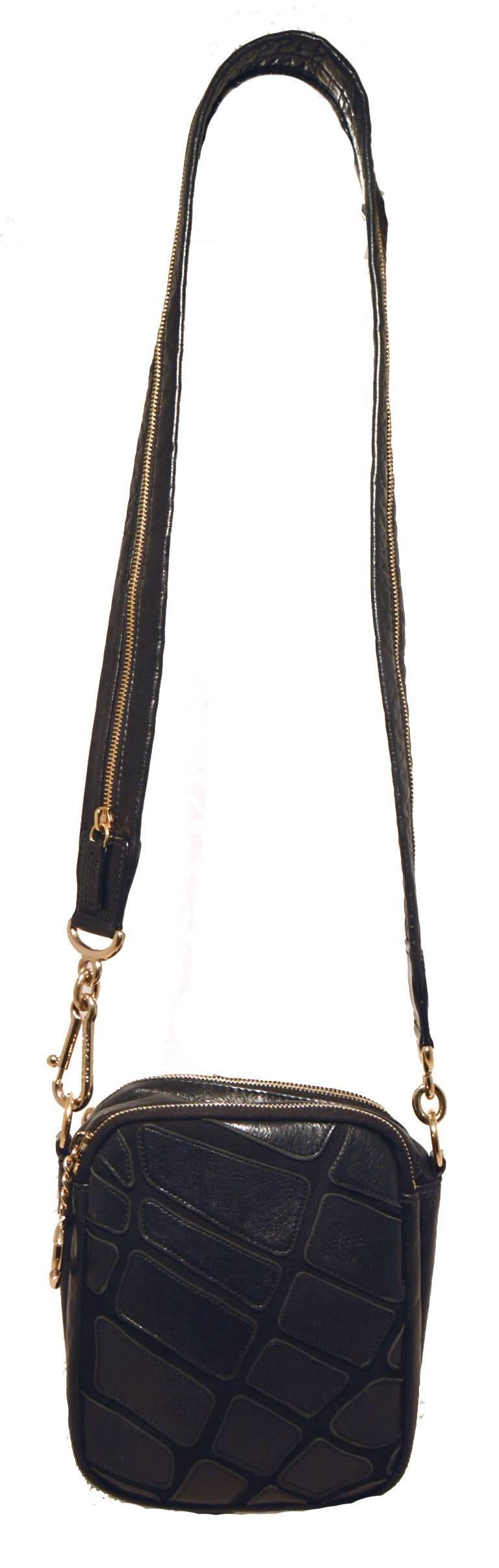 Chanel Black Leather Patchwork Zip up Crossbody Shoulder Bag In Excellent Condition In Philadelphia, PA