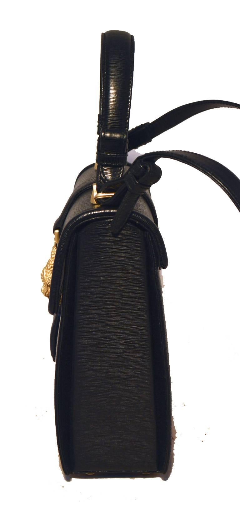 FABULOUS & RARE Barry Kieselstein-Kordel schwarzes Leder Uhr Tasche in sehr gutem Zustand.  Schwarzes Leder mit mattgoldenen Beschlägen und einem einzigartigen Krötendetail auf der Vorderseite:: das eine kleine Uhr aufnimmt.  Mit dem abnehmbaren