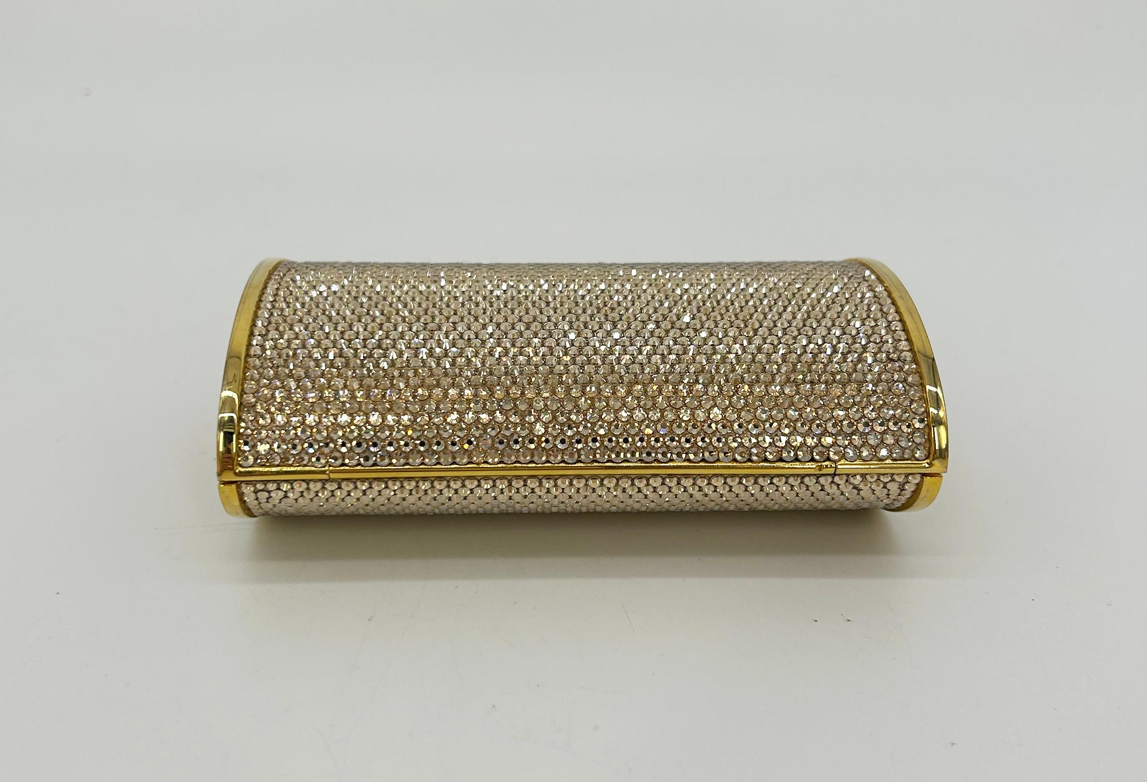 Judith Leiber Mini minaudière en cristal Swarovski doré Excellent état - En vente à Philadelphia, PA