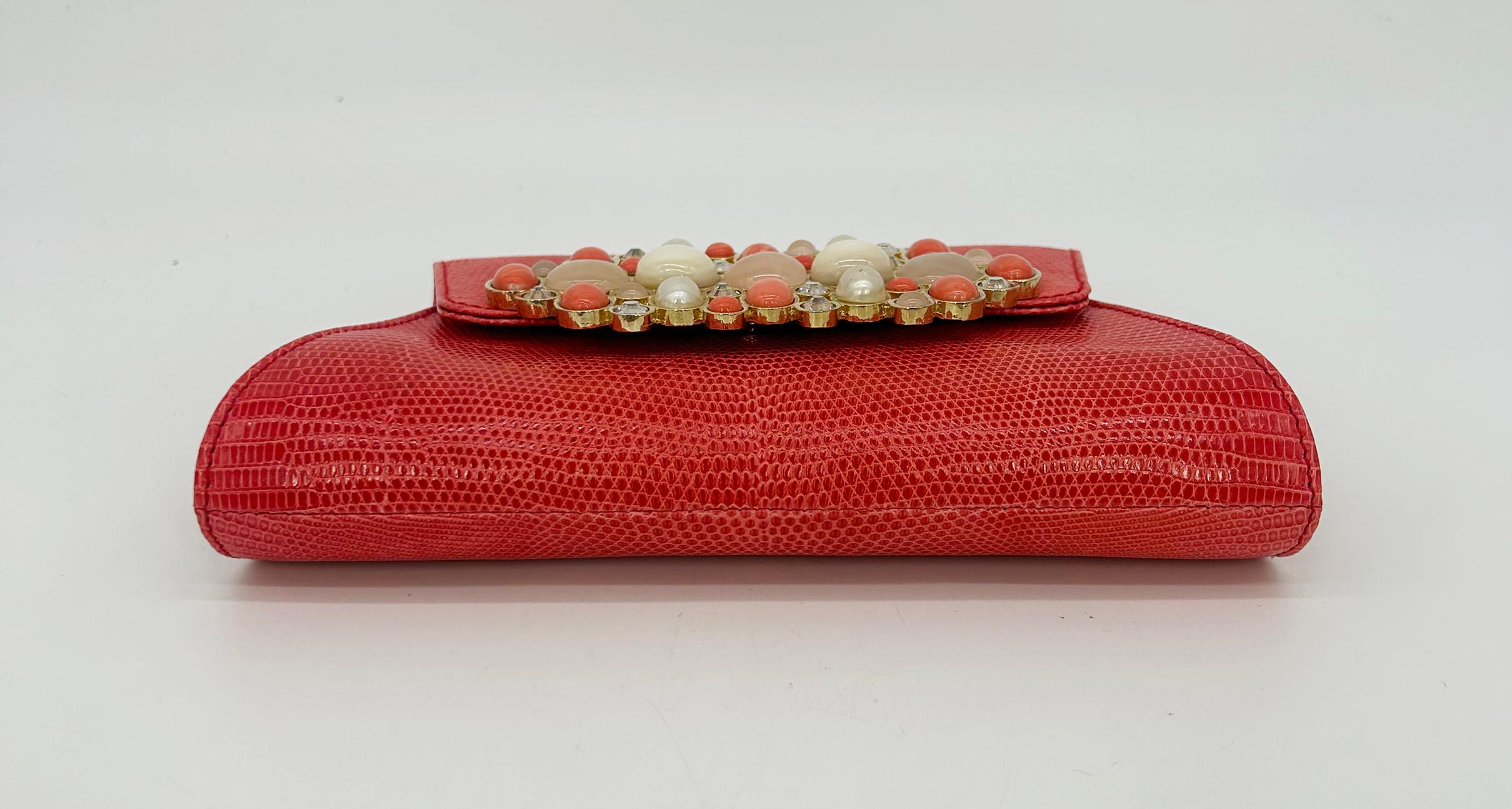 Vintage Judith Leiber - Clutch frontale in lucertola rossa con pietre preziose In condizioni buone in vendita a Philadelphia, PA