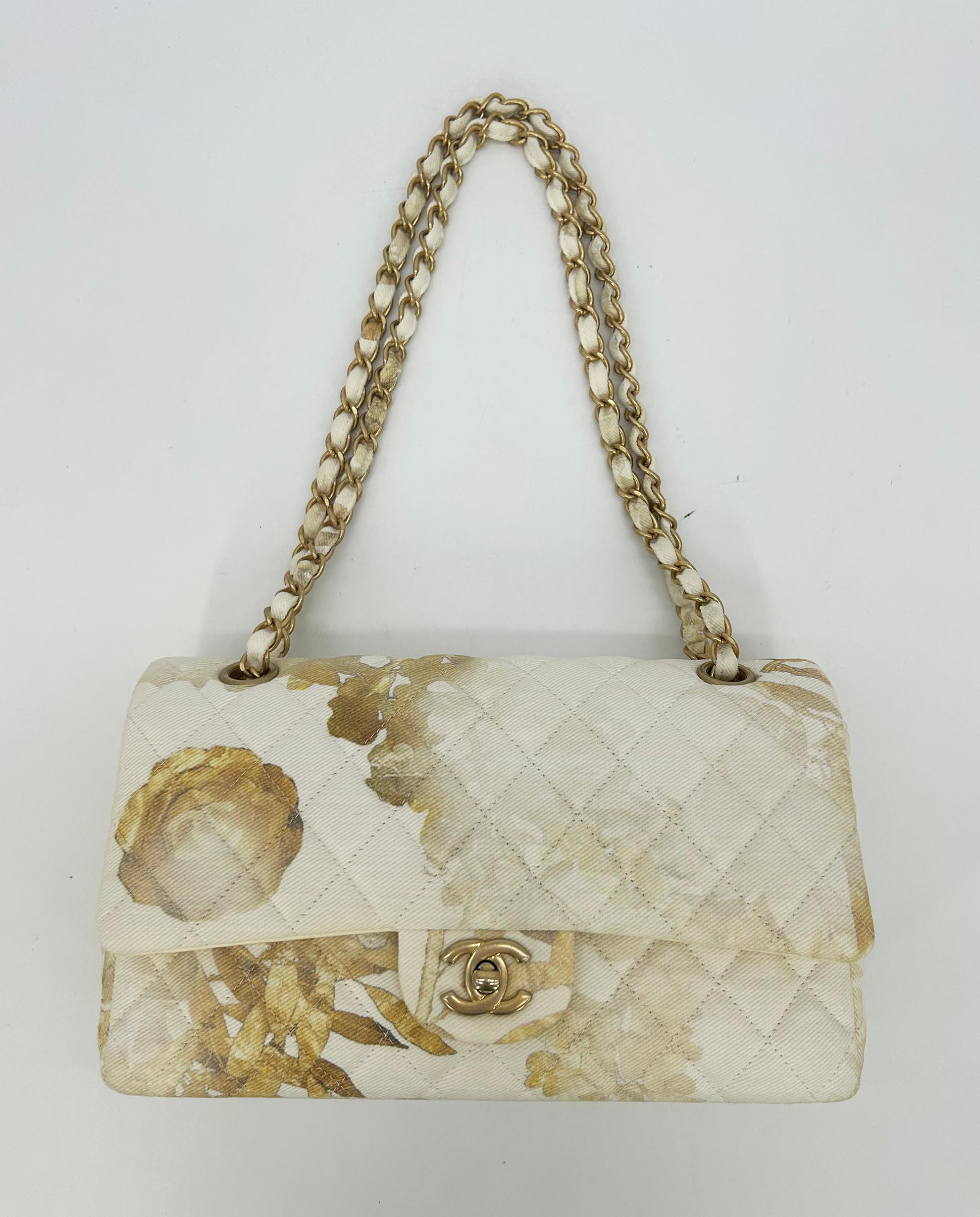 NWOT Chanel Denim Floral Print Medium Double Flap Classic 2.55 en vente 3