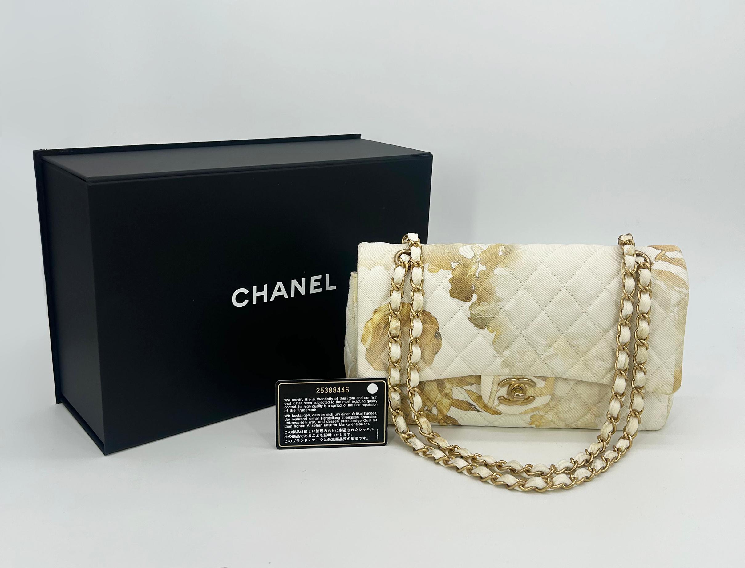 NWOT Chanel Denim Floral Print Medium Double Flap Classic 2.55 en vente 11