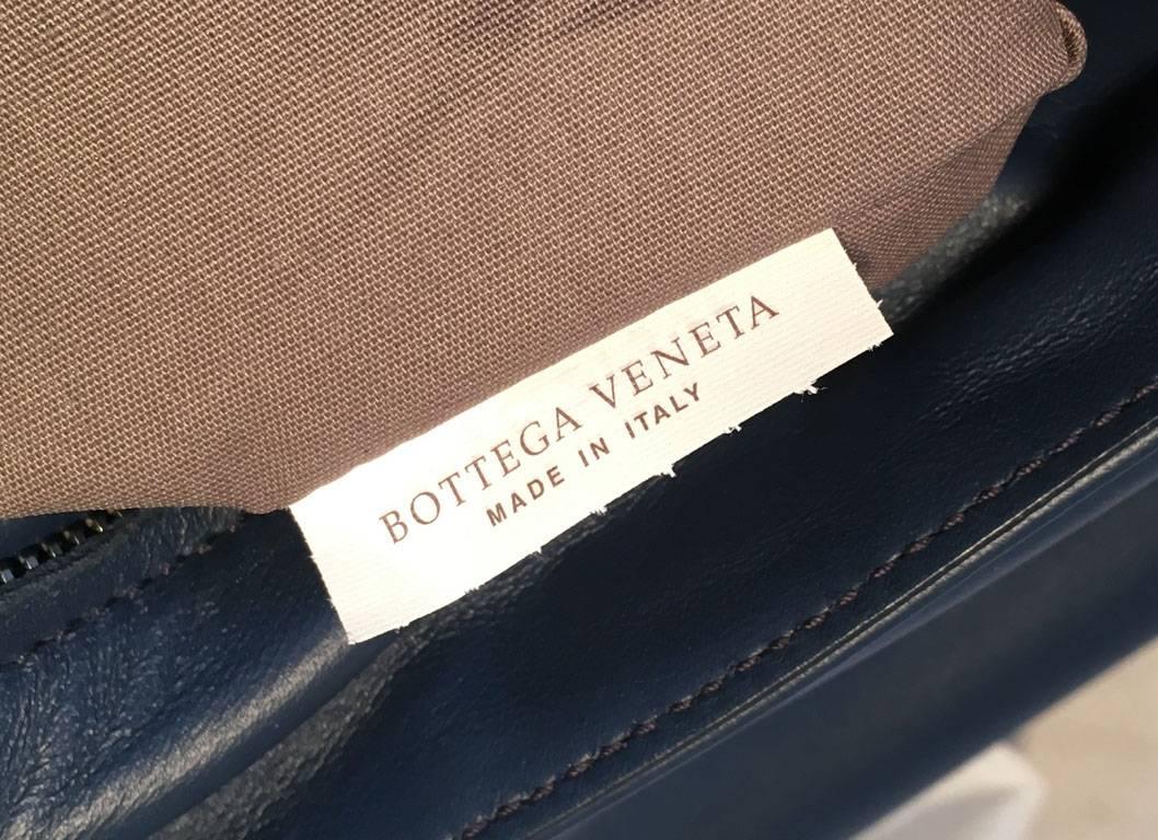 Bottega Veneta Navy Blue Leather Briefcase For Sale 2