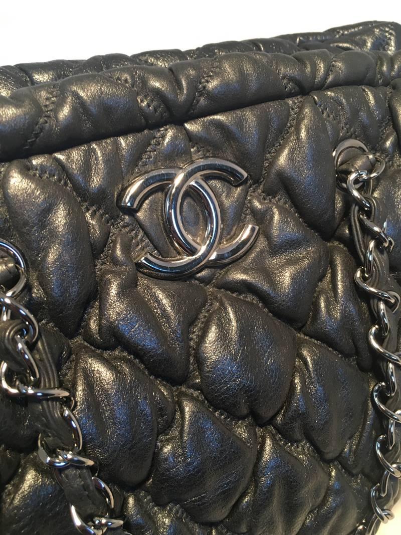 Chanel quilted Puffy Leather Shoulder Bag Tote In Excellent Condition In Philadelphia, PA