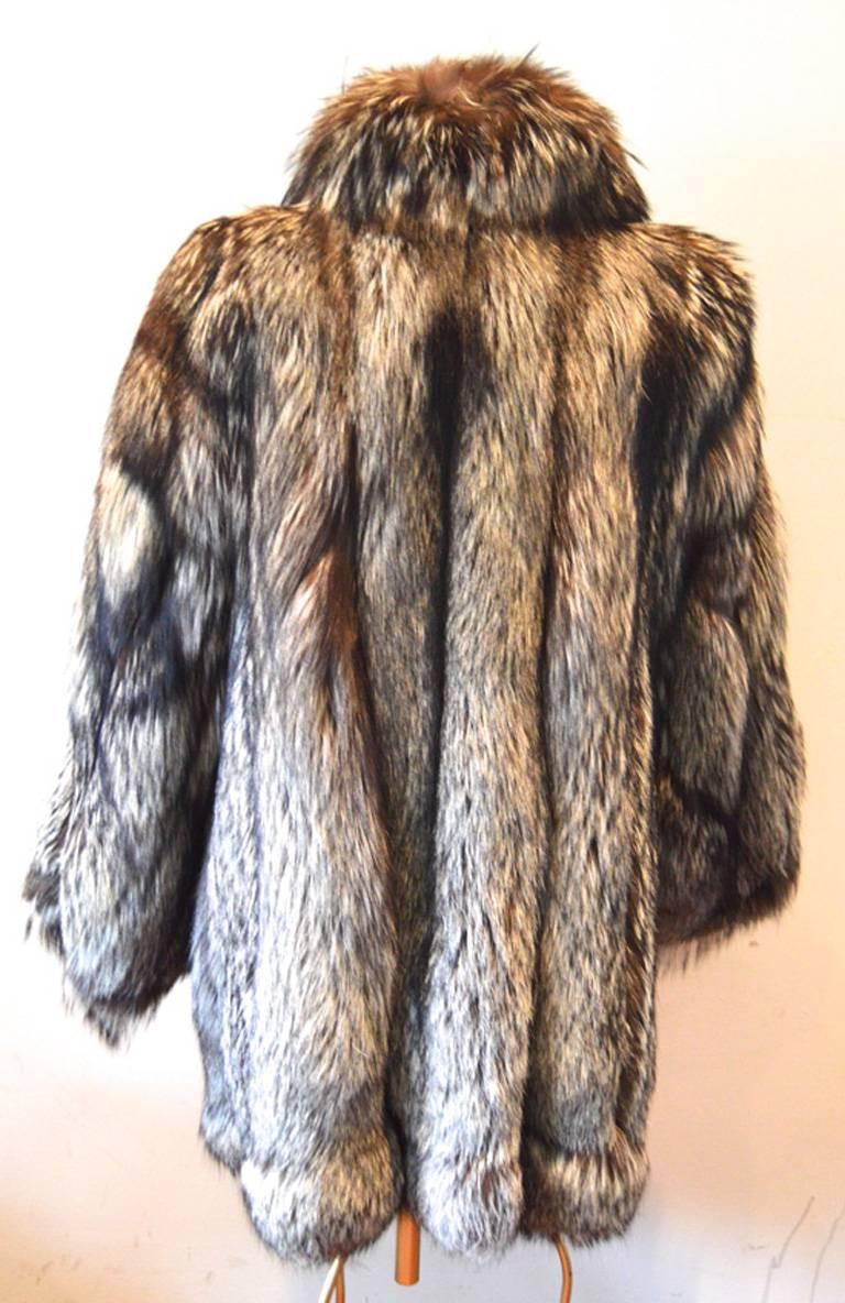 Gorgeous Silver Fox Fur Coat Womens Size Large In Excellent Condition In Philadelphia, PA