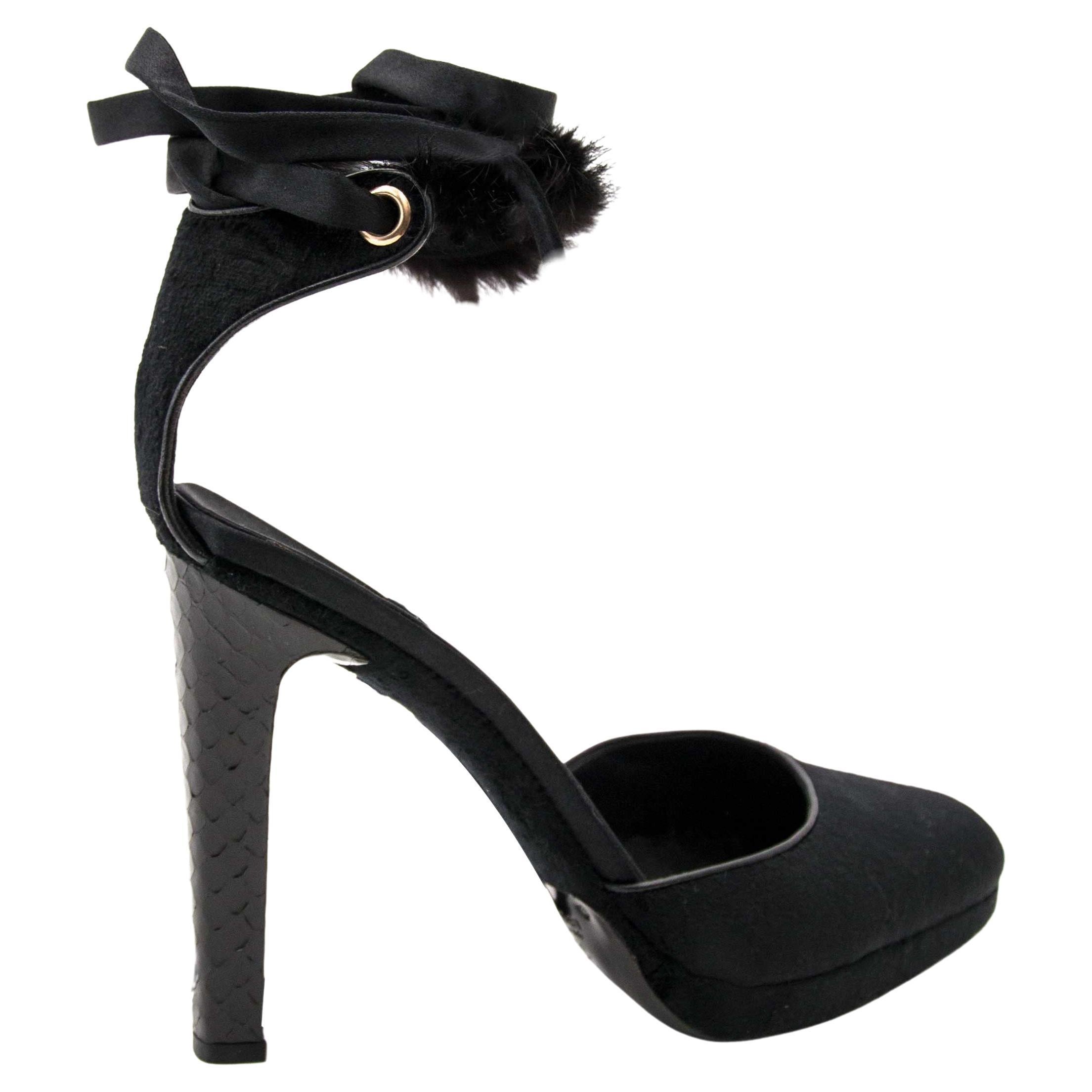 Gucci Mink 24 For Sale on 1stDibs white gucci mink, gucci mink white