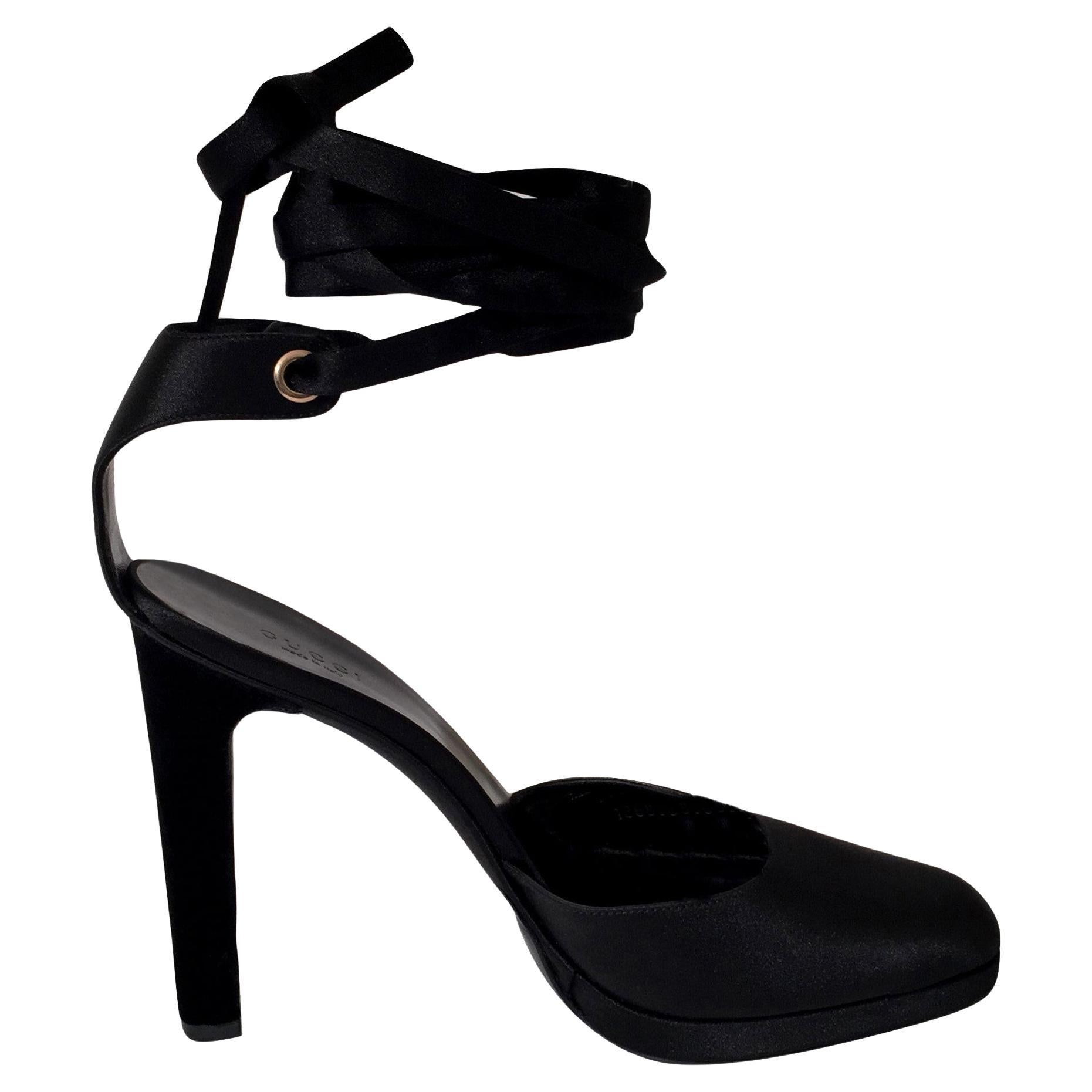 Nuevo Tom Ford for Gucci Terciopelo Negro Satén Tacones Colección Final Sz 10