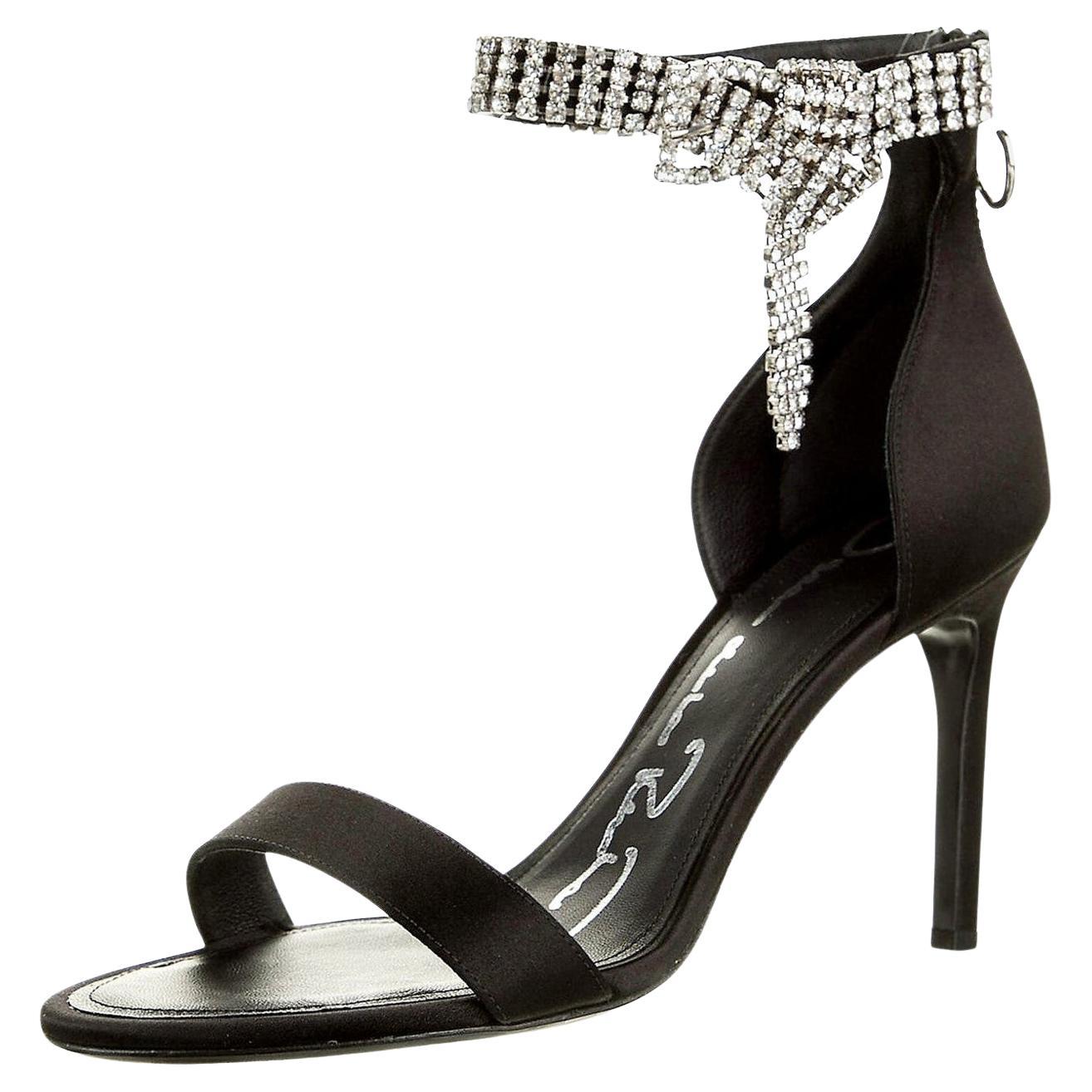 Nuevo Oscar De La Renta 2019 Bombas de tacón de pasarela de satén de cristal Tamaño 37.5 $1795 en venta