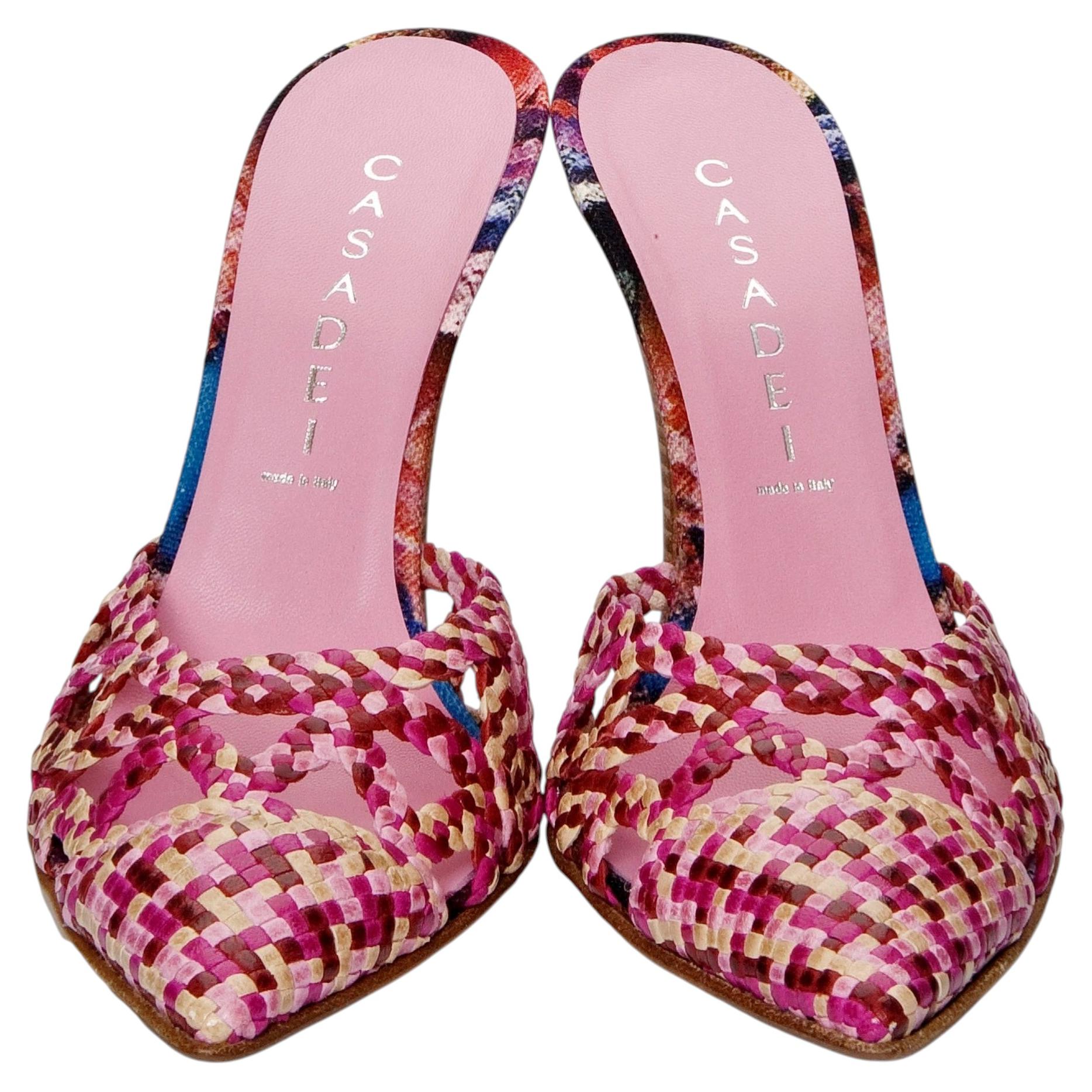 Brandneue Casadei-Mules aus rosa Leder mit Flechtmuster, Größe 9.5