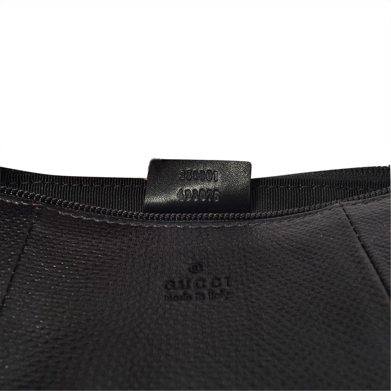New Gucci Lizard Pochette Baguette Bag For Sale at 1stdibs
