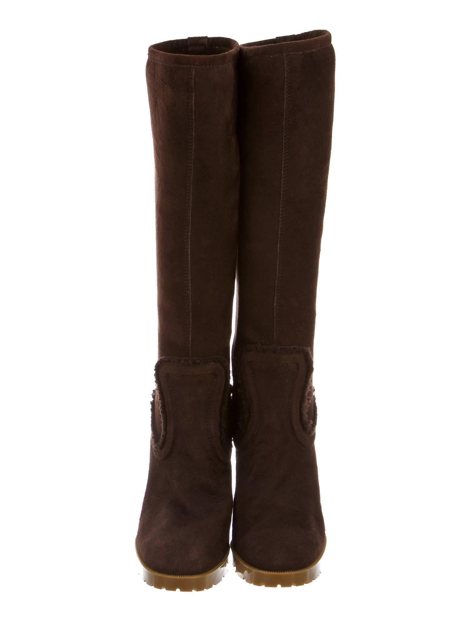 New Gucci Chocolate Brown Shearling Wedge Boots Sz 7 For Sale 1