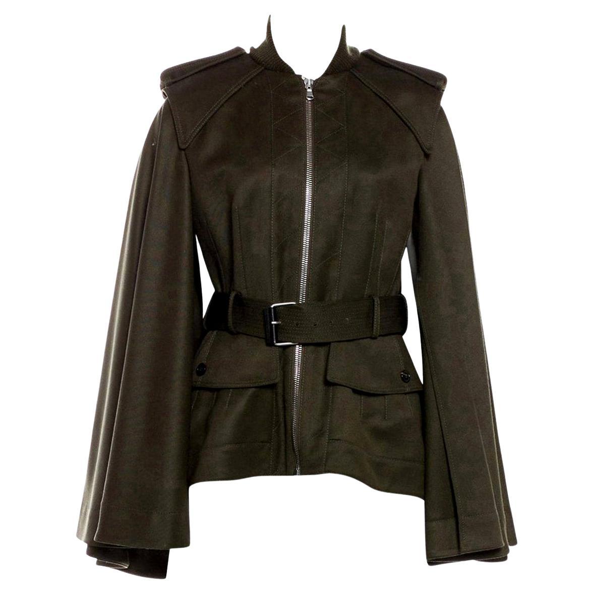 Nuevo Alexander McQueen Capa de lana verde oliva Abrigo Talla 4/6