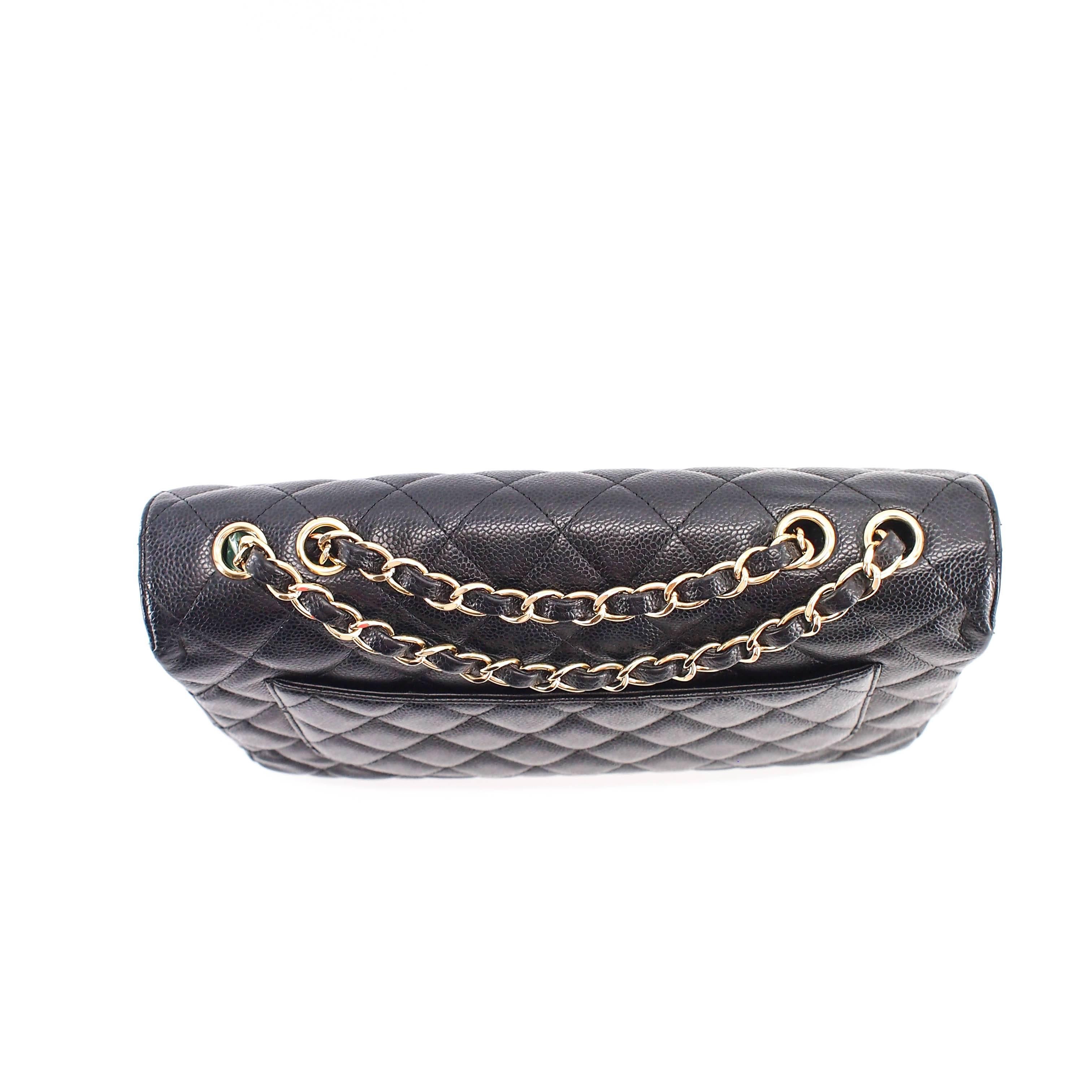 Chanel Single Flap Jumbo caviar leather black with ghw For Sale 1