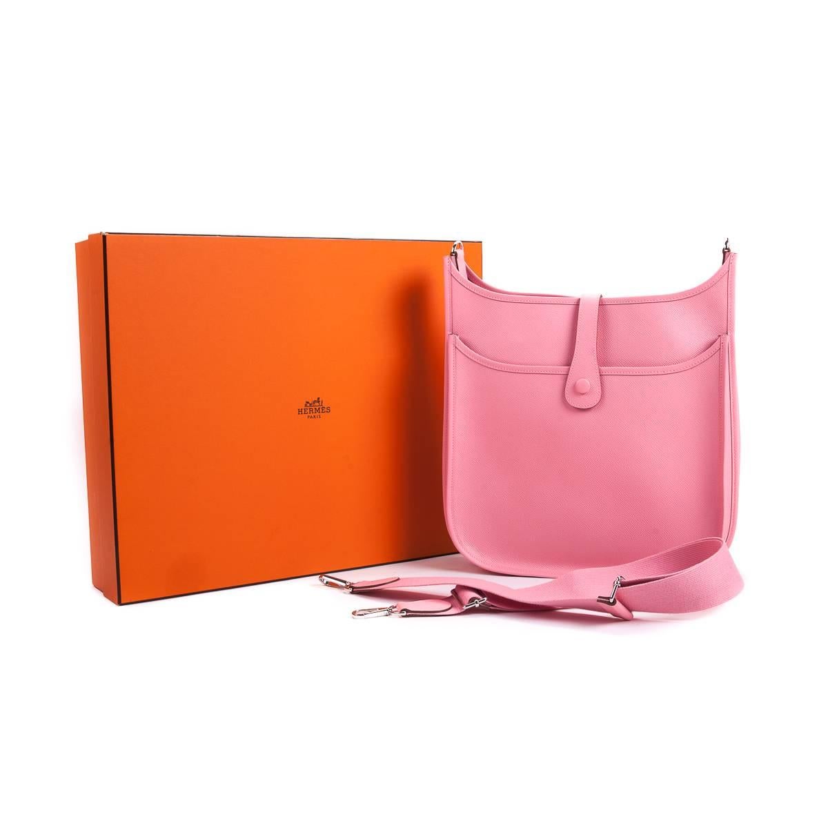 The Hermes Evelyne PM is the perfect handsfree shoulder bag when you need to carry it all but keep it handsfree. The adjustable shoulder strap makes it possible to wear this bag crossbody, and the width of the strap keeps your shoulders comfortable.