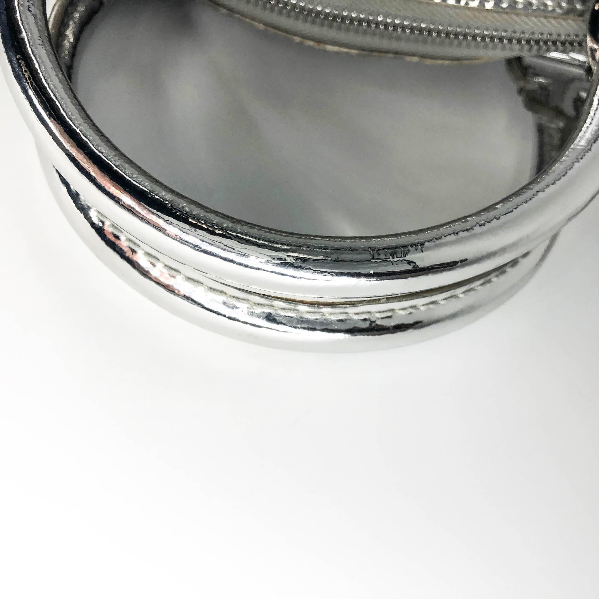 Louis Vuitton Monogram Miroir Lockit Handbag in Silver with Silver Hardware For Sale 6