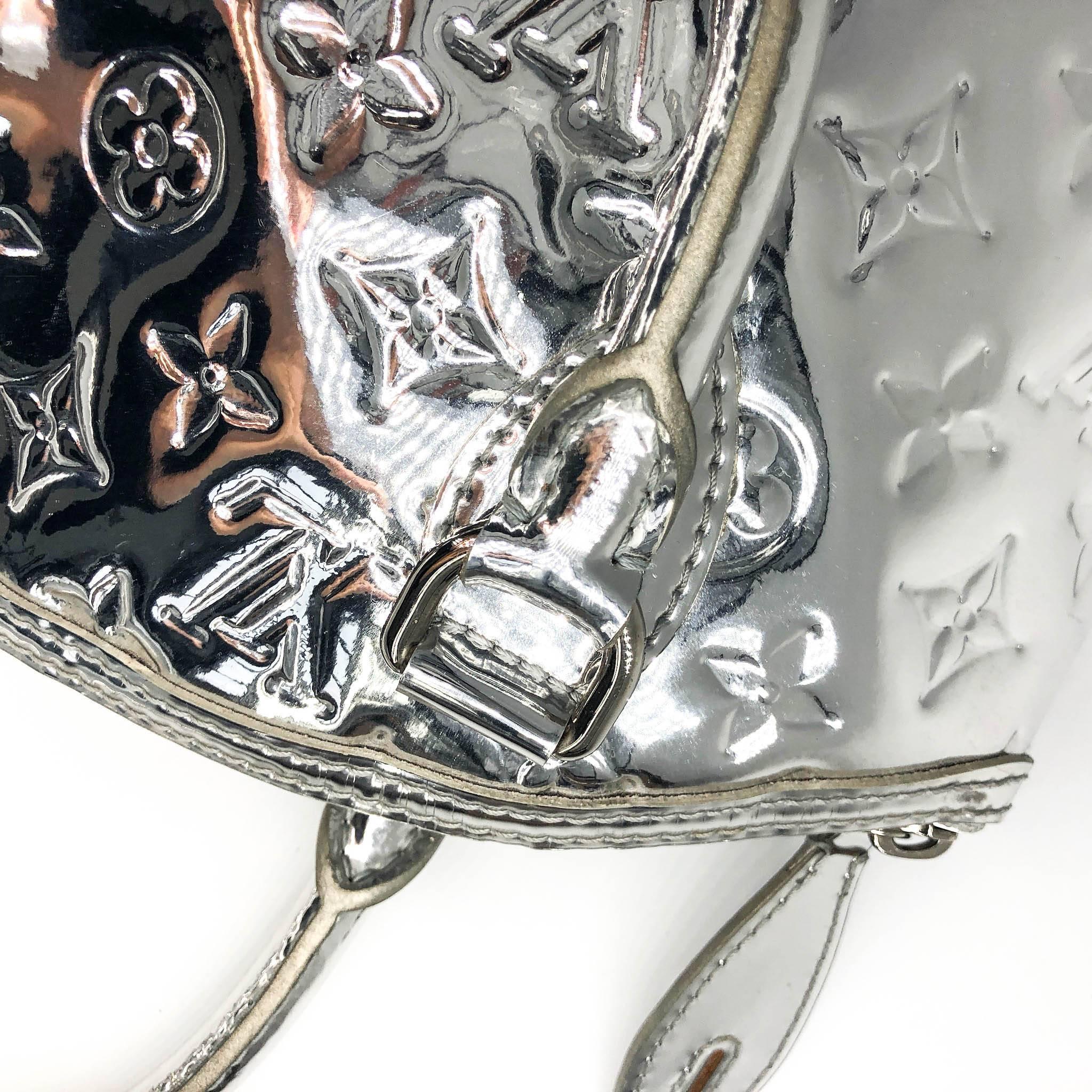 Louis Vuitton Monogram Miroir Lockit Handbag in Silver with Silver Hardware For Sale 5