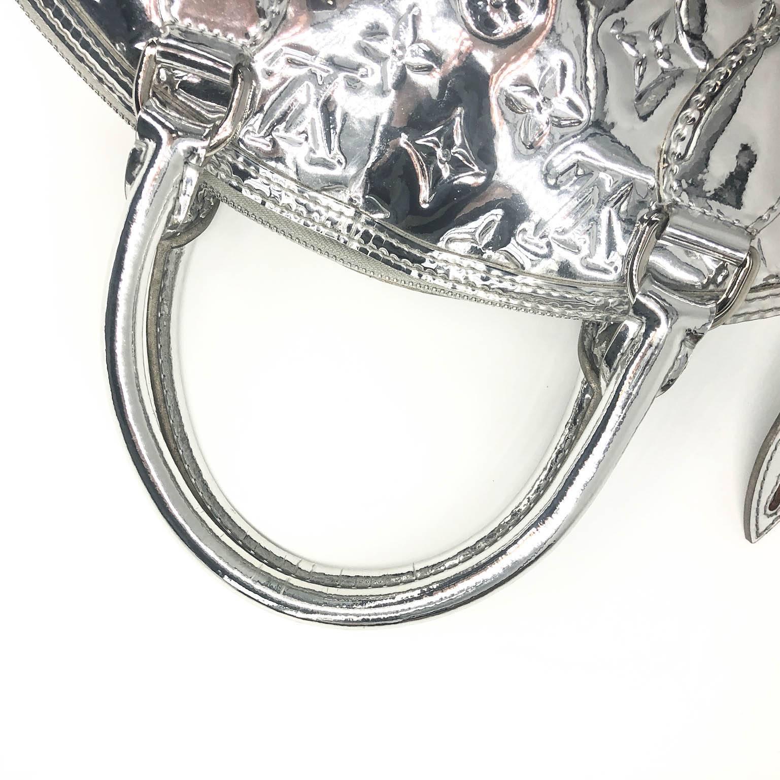 Louis Vuitton Monogram Miroir Lockit Handbag in Silver with Silver Hardware For Sale 8