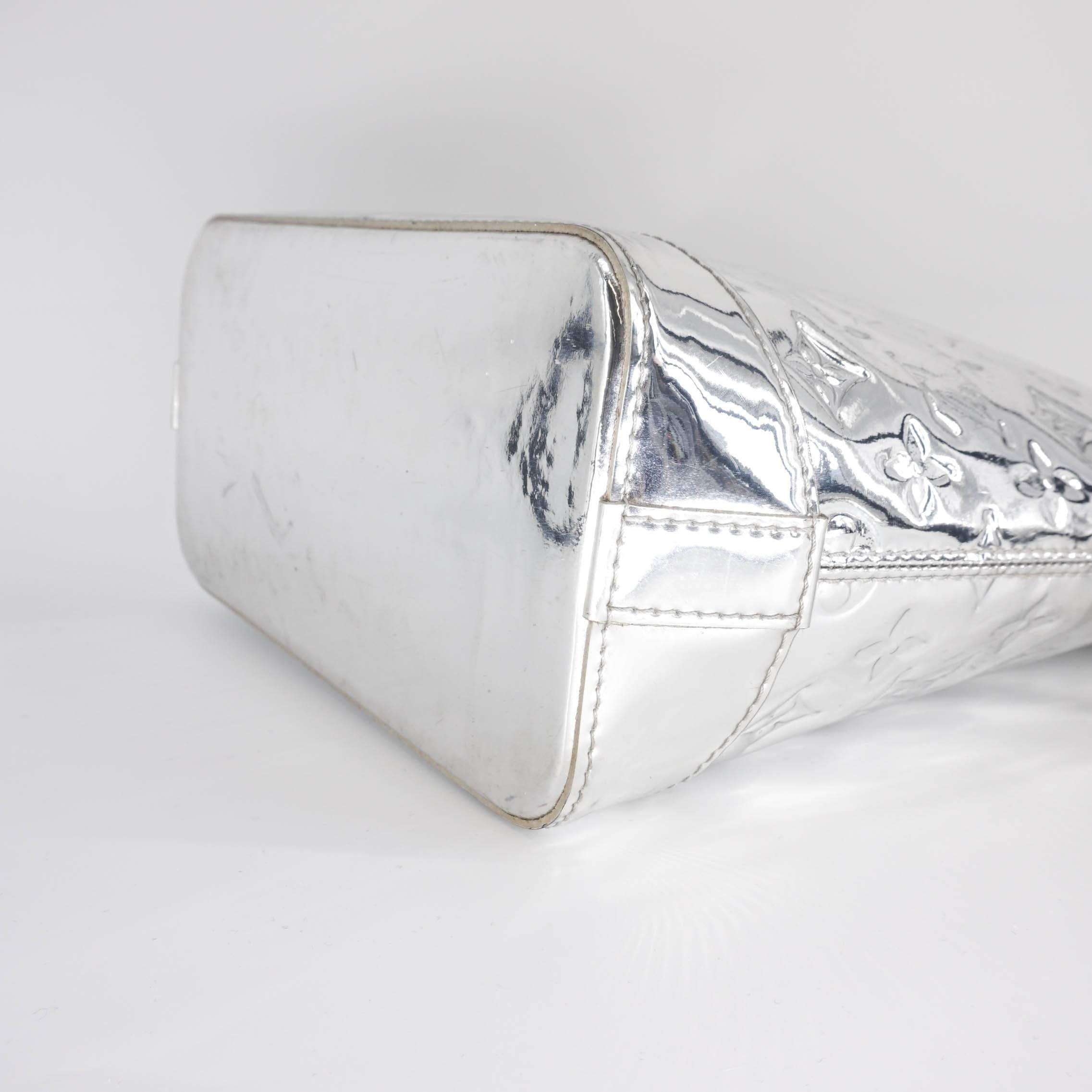 Women's or Men's Louis Vuitton Monogram Miroir Lockit Handbag in Silver with Silver Hardware For Sale