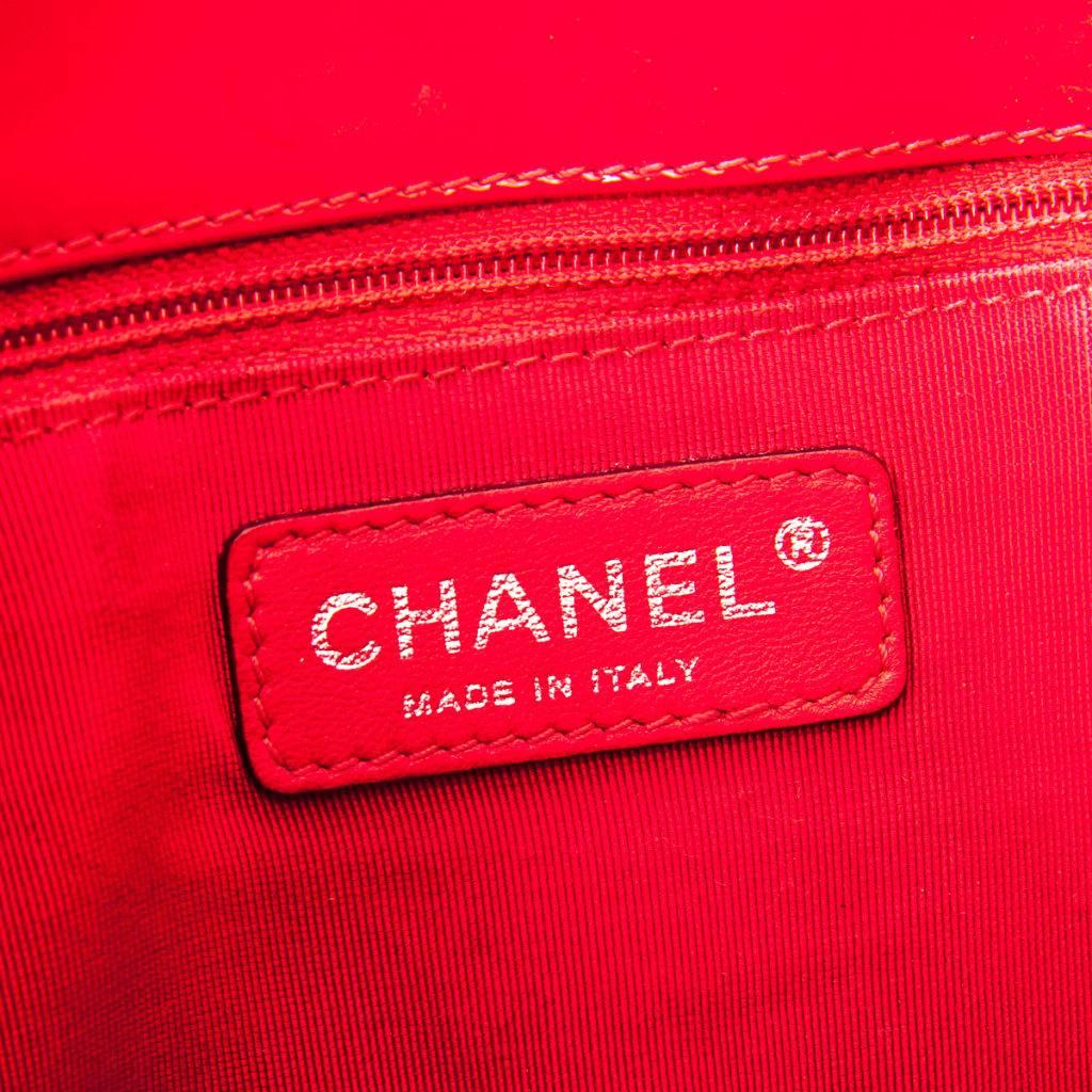 Chanel Quilted Red Patent Leather GST For Sale 15