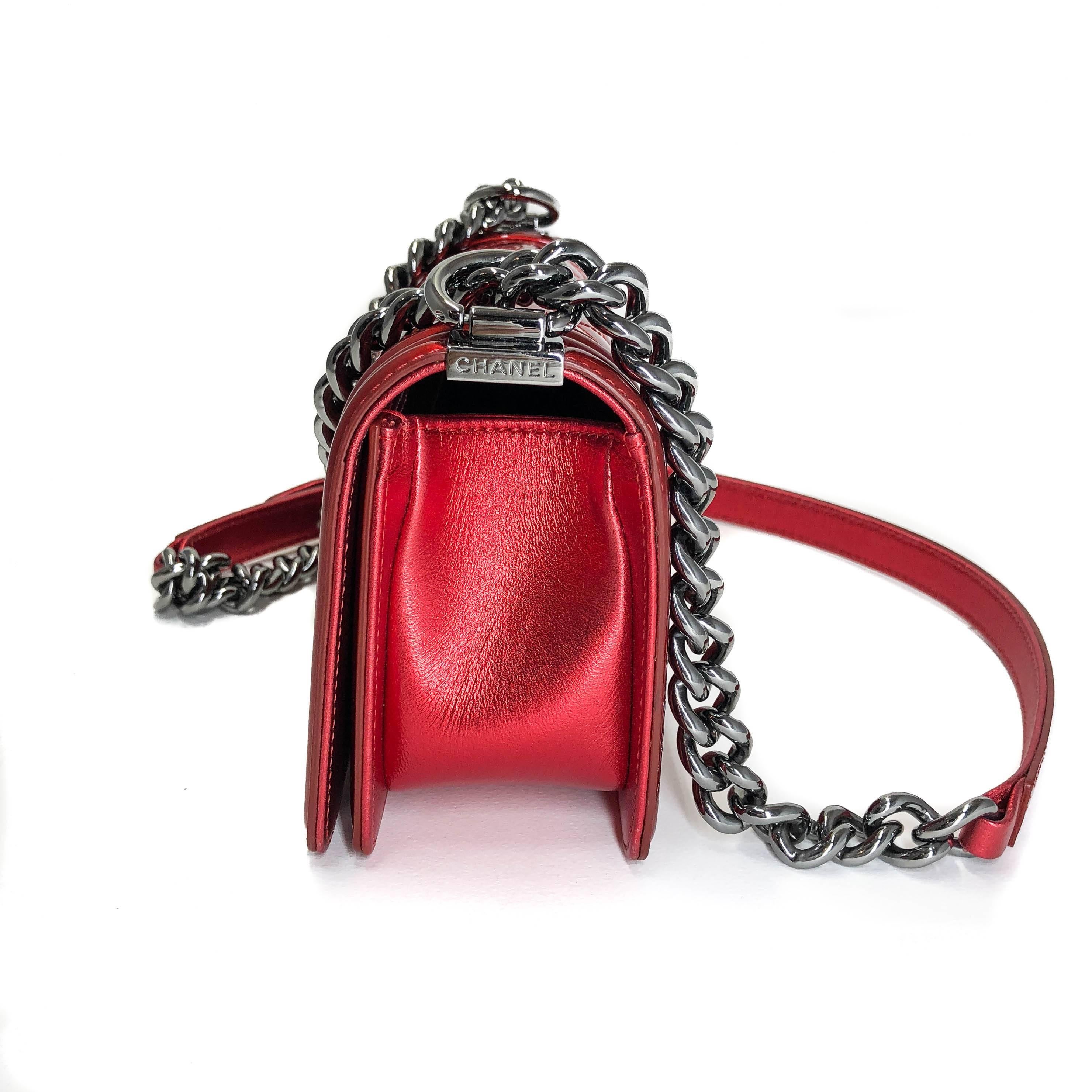 Chanel Small Red Patent Leather crossbody Boy Bag  For Sale 1