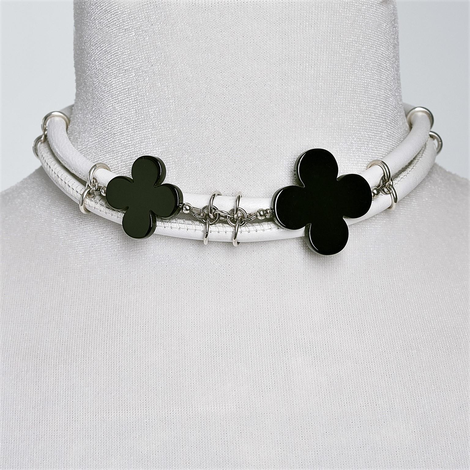 Rose Cut Rock Lily ( NEW ) White Leather Choker With Black Agate Clovers In 925 Silver For Sale