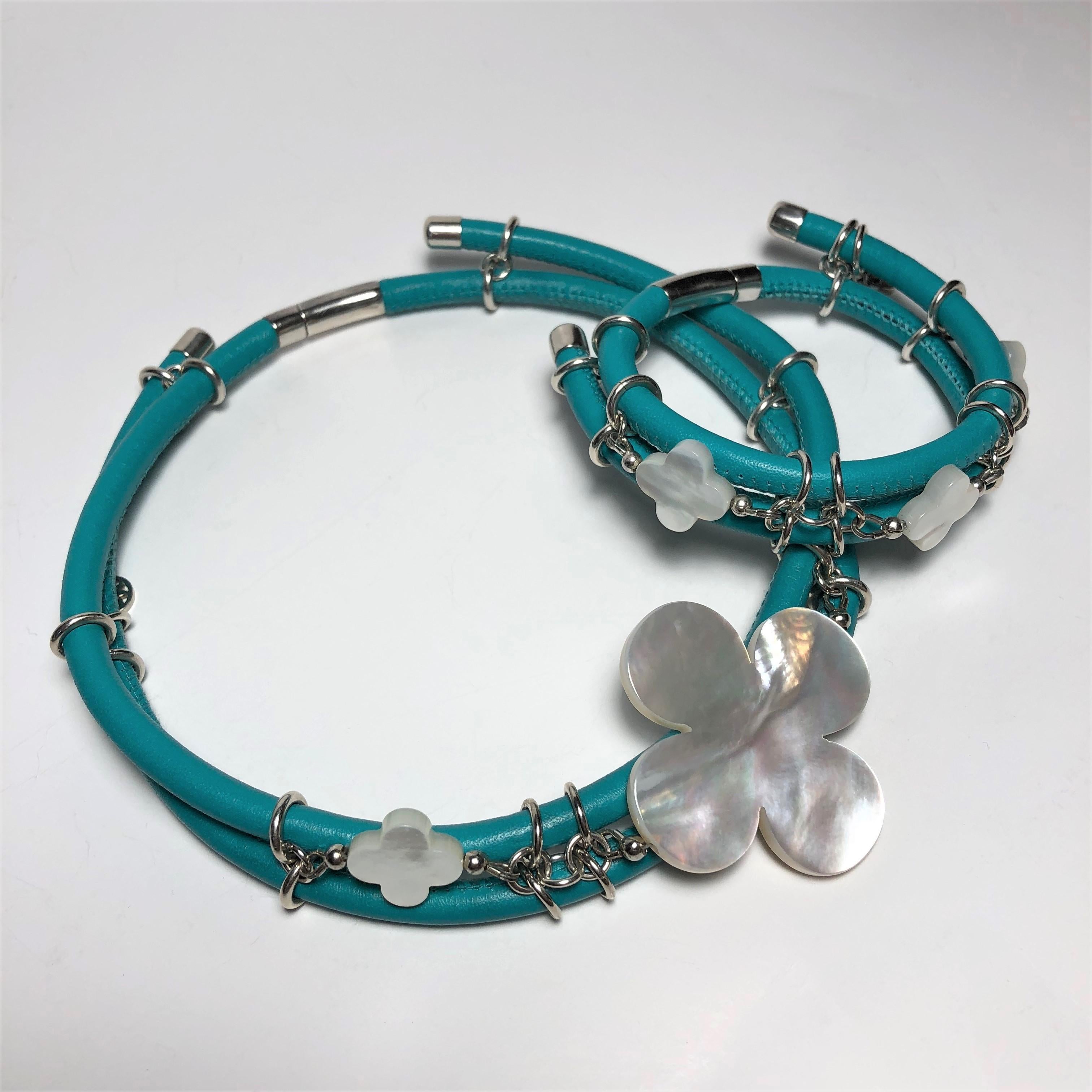 Rock Lily ( NEW ) Turquoise Leather Mother-Of-Pearl Clovers Bangle Bracelet   For Sale 1
