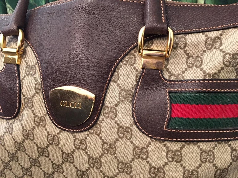 Gucci Classic SIgnature "GG" Monogram Handbag For Sale at 1stDibs
