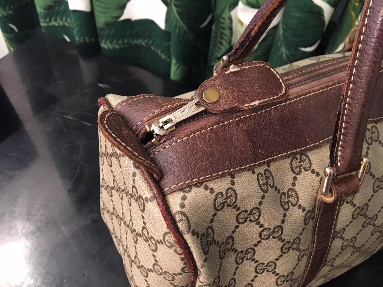 Brown Gucci Classic SIgnature 