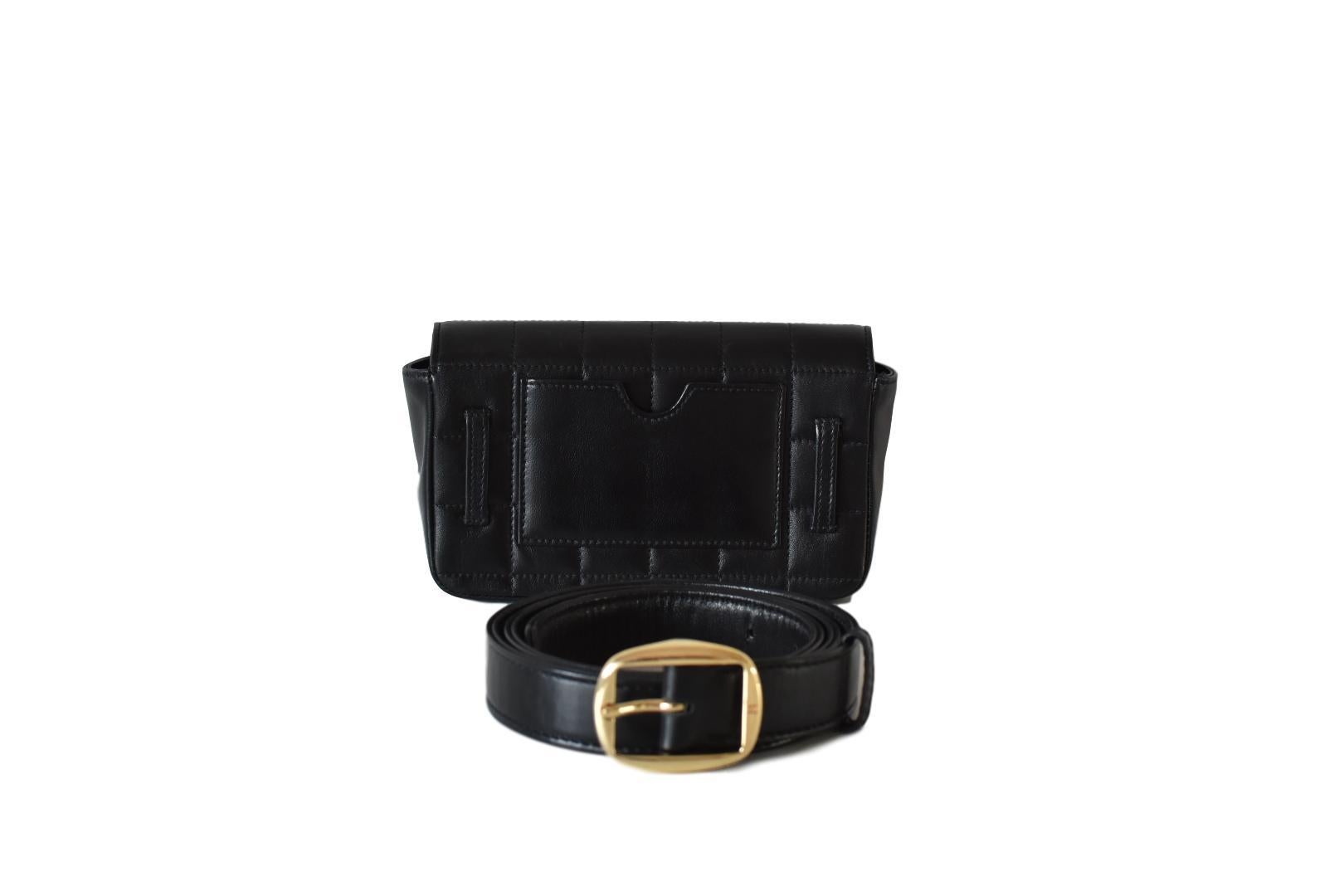 Chanel Rare sac vintage en cuir d'agneau noir matelassé « Fanny Pack » avec ceinture et buste  en vente 3