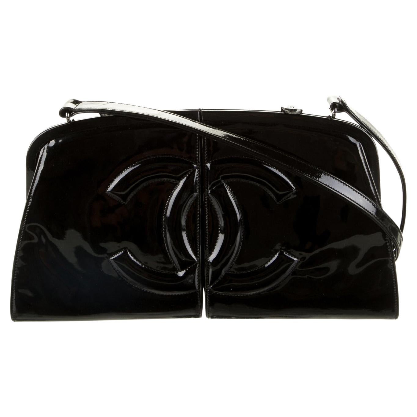 Chanel 2007 Double Twin Split Frame Laufsteg Cross Body Bag aus schwarzem Lackleder (Schwarz) im Angebot