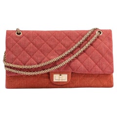 Sac Chanel 2.55 Maxi Classic à double rabat en denim rose rouge en édition limitée