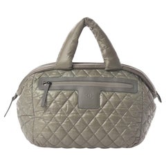 Sac cabas de voyage Chanel vintage Coco Cocoon Bowler matelassé en nylon vert