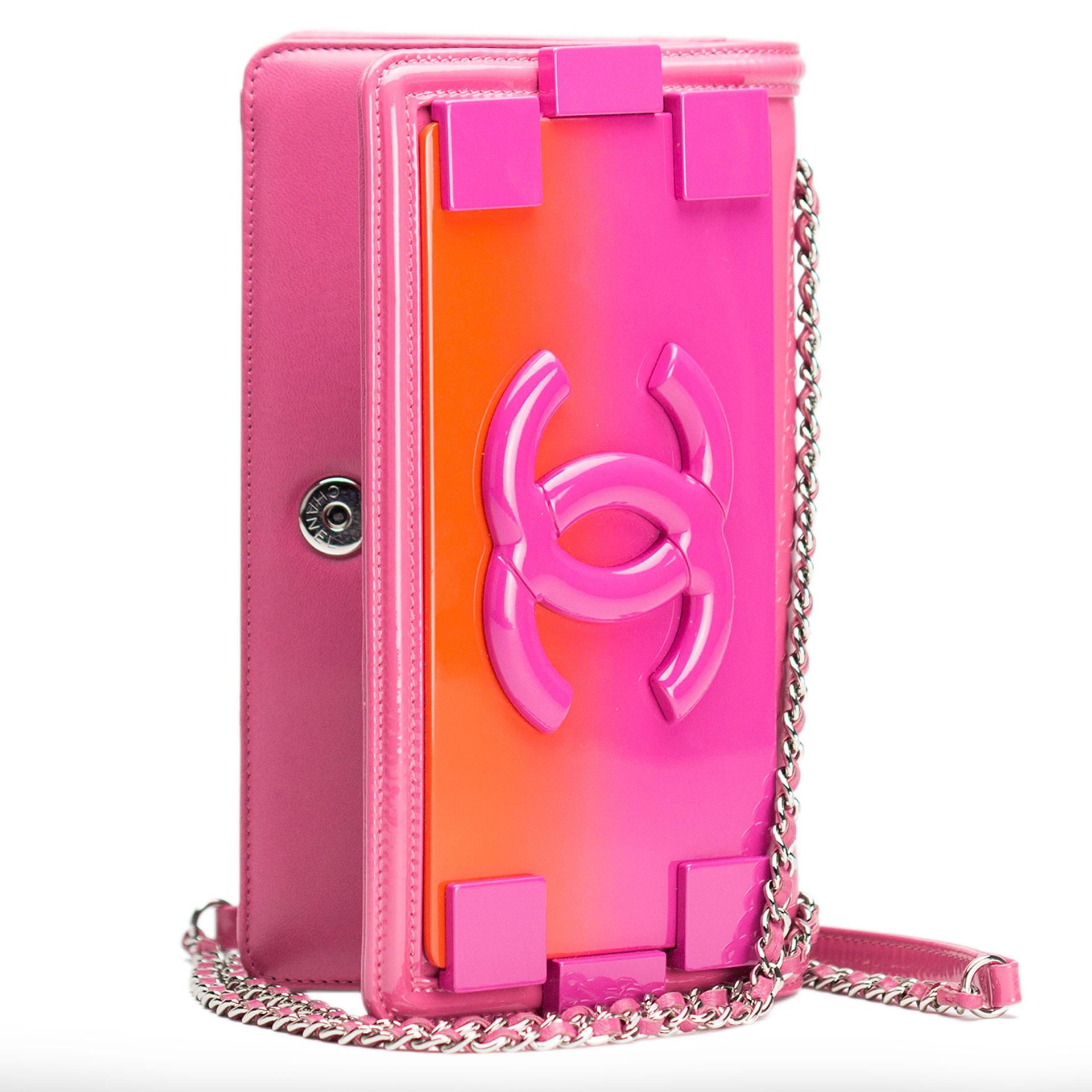 Chanel Hot Pink Ombre Umhängetasche aus Lackleder mit Ziegelklappe  im Angebot 8
