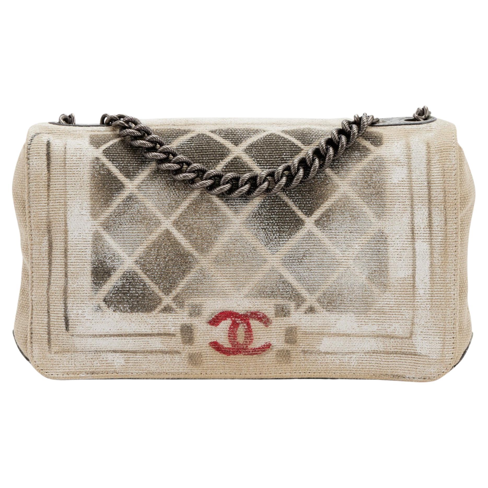 Chanel Classic Flap Graffiti Boy Art School Oh My Bolsa de hombro de lona caqui