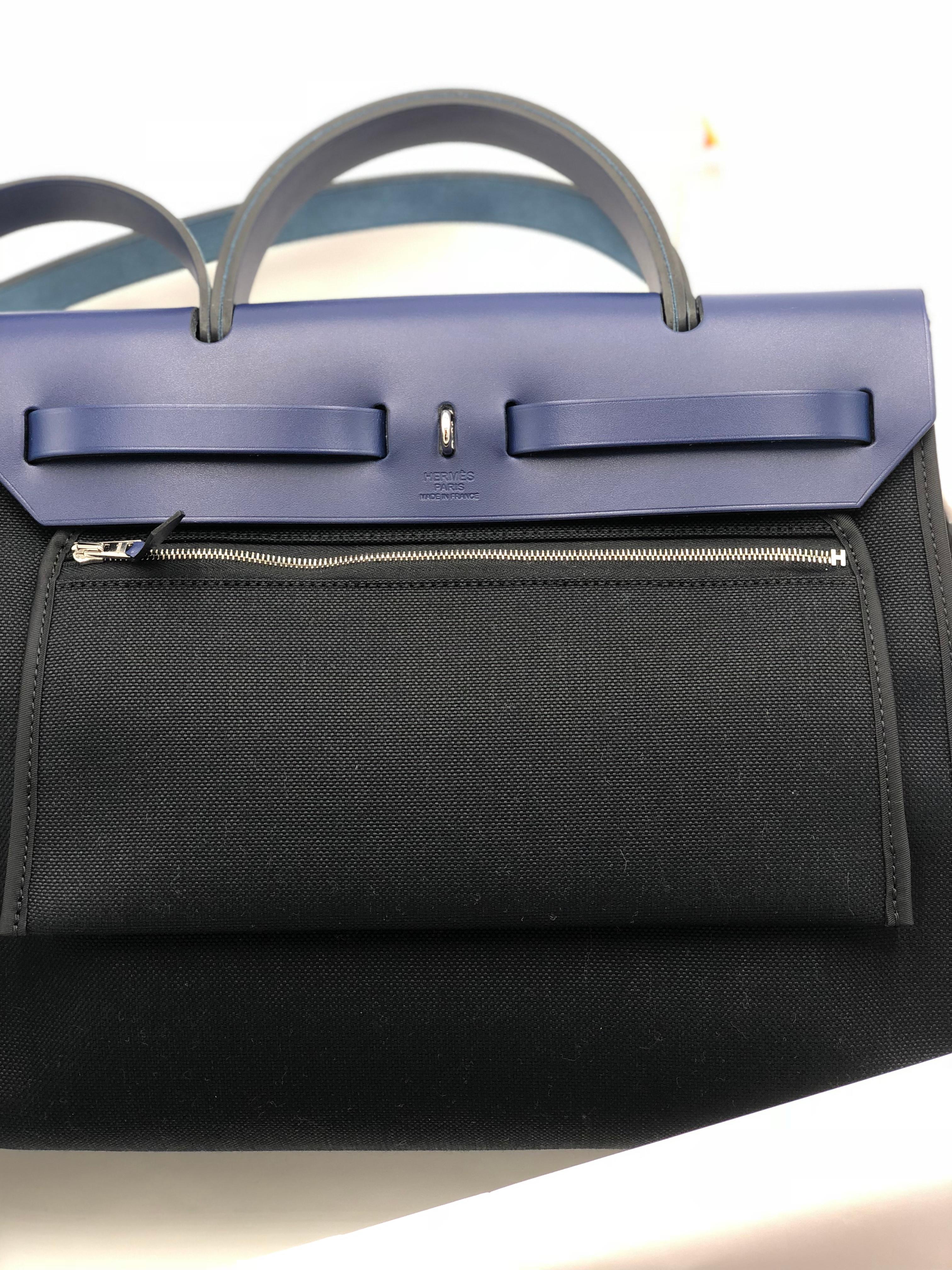 Sac Hermès Herbag ZIP 31 Toile Militaire/Vache Hunter Noir/Bleu Saphir Neuf - En vente à Nicosia, CY