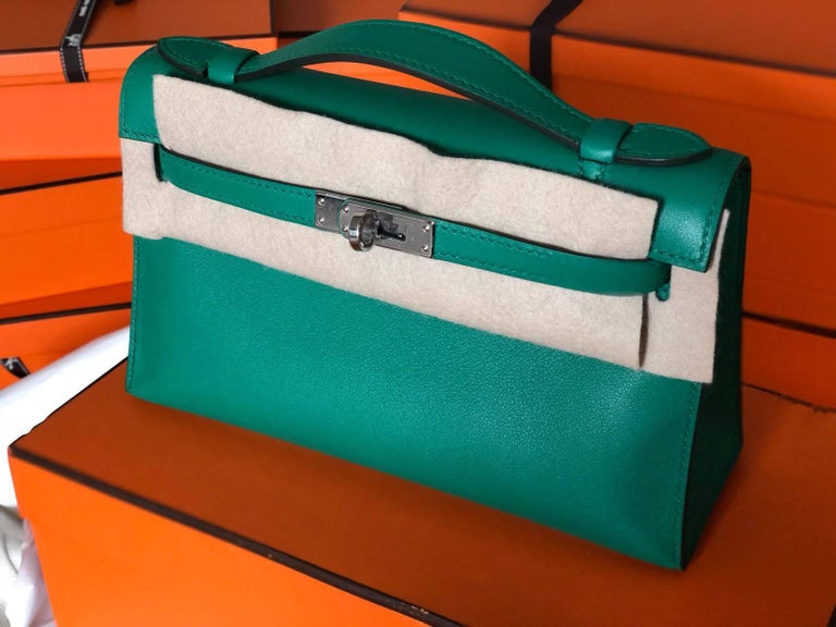 Hermes Bag Kelly Mini Pochette Vert Vertigo Evercolor Palladium Hardware at  1stDibs