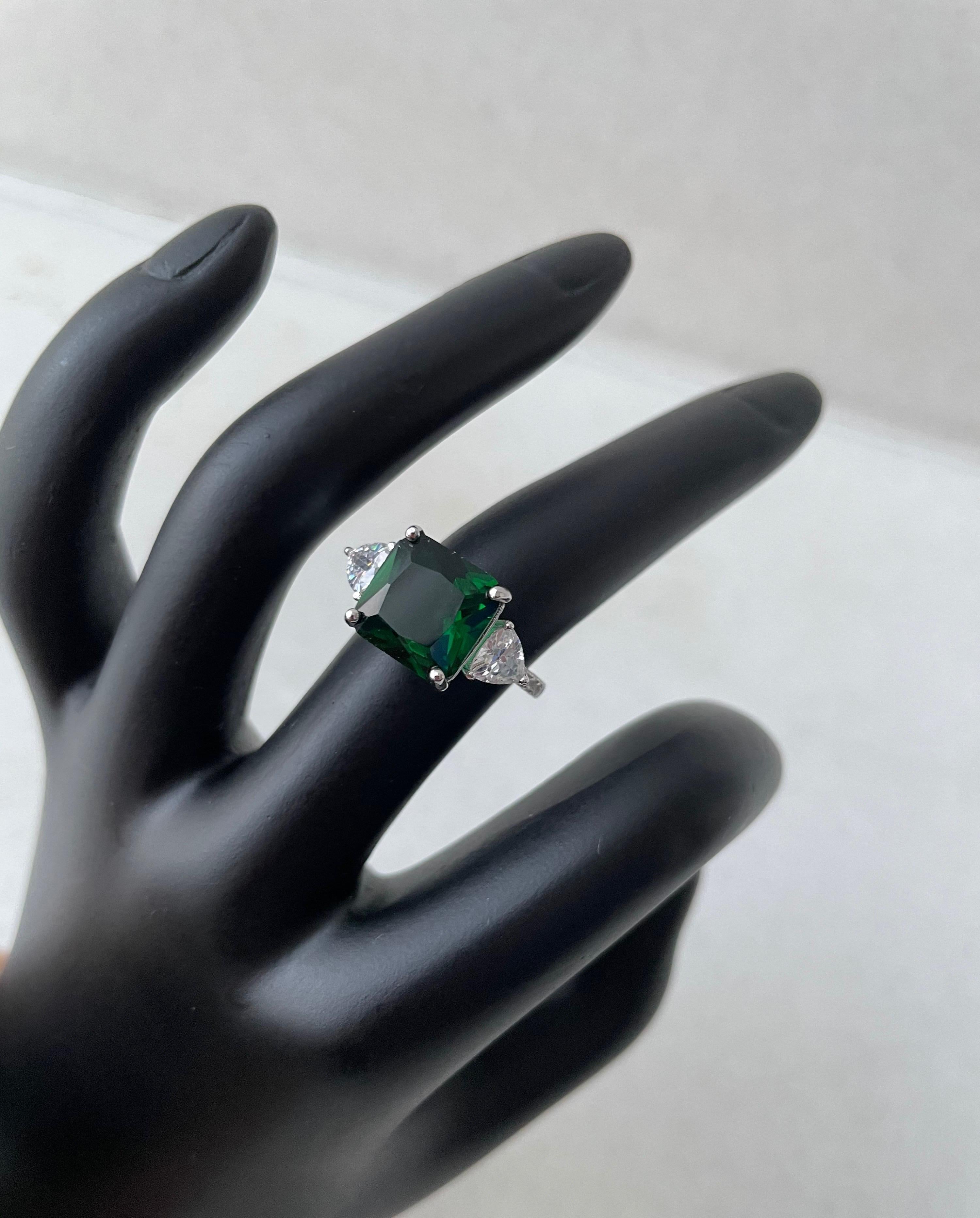 Square Cushion Emerald Green Cubic Zirconia with Two Trillion Cuts, Silver Ring For Sale 1