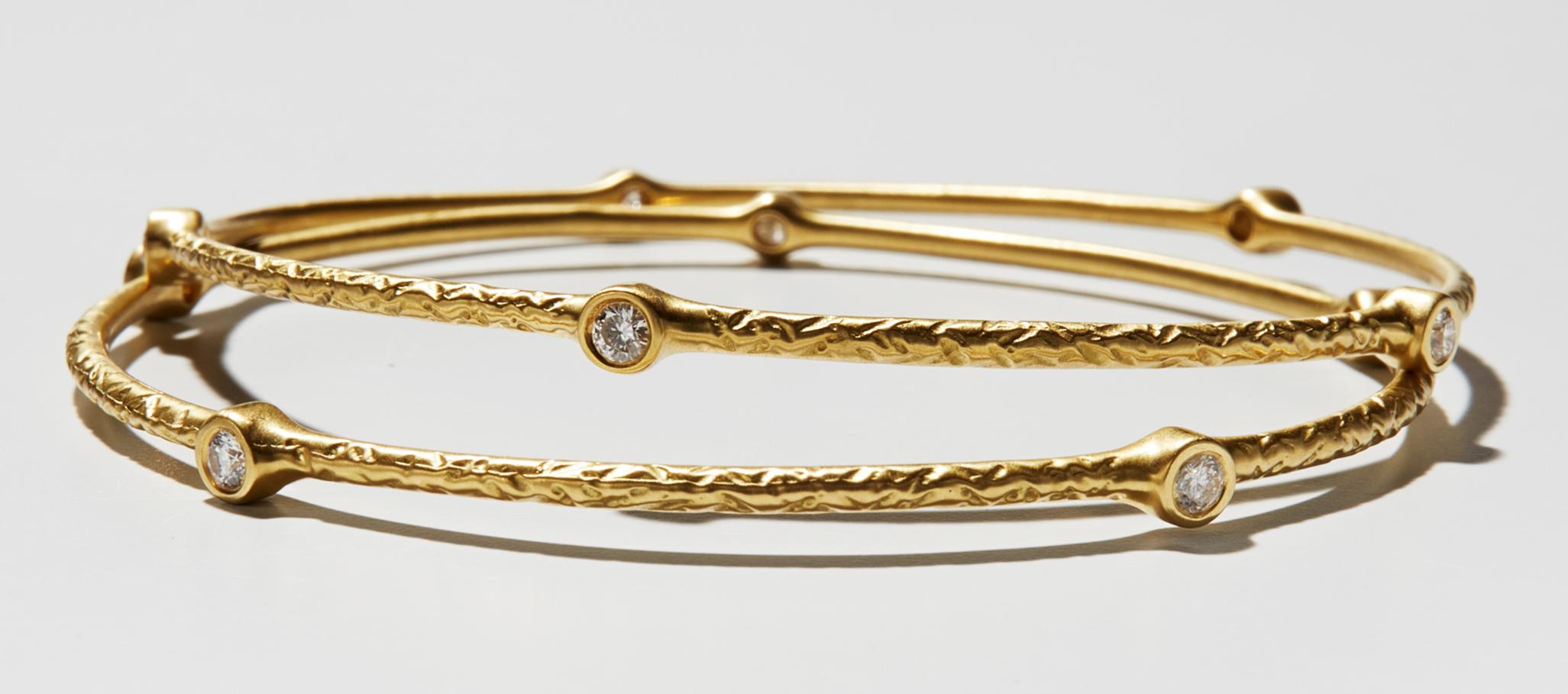 18K Gold and Diamond Bangle Bracelet by Christopher Phelan Fine Jewelry In New Condition In New York, NY