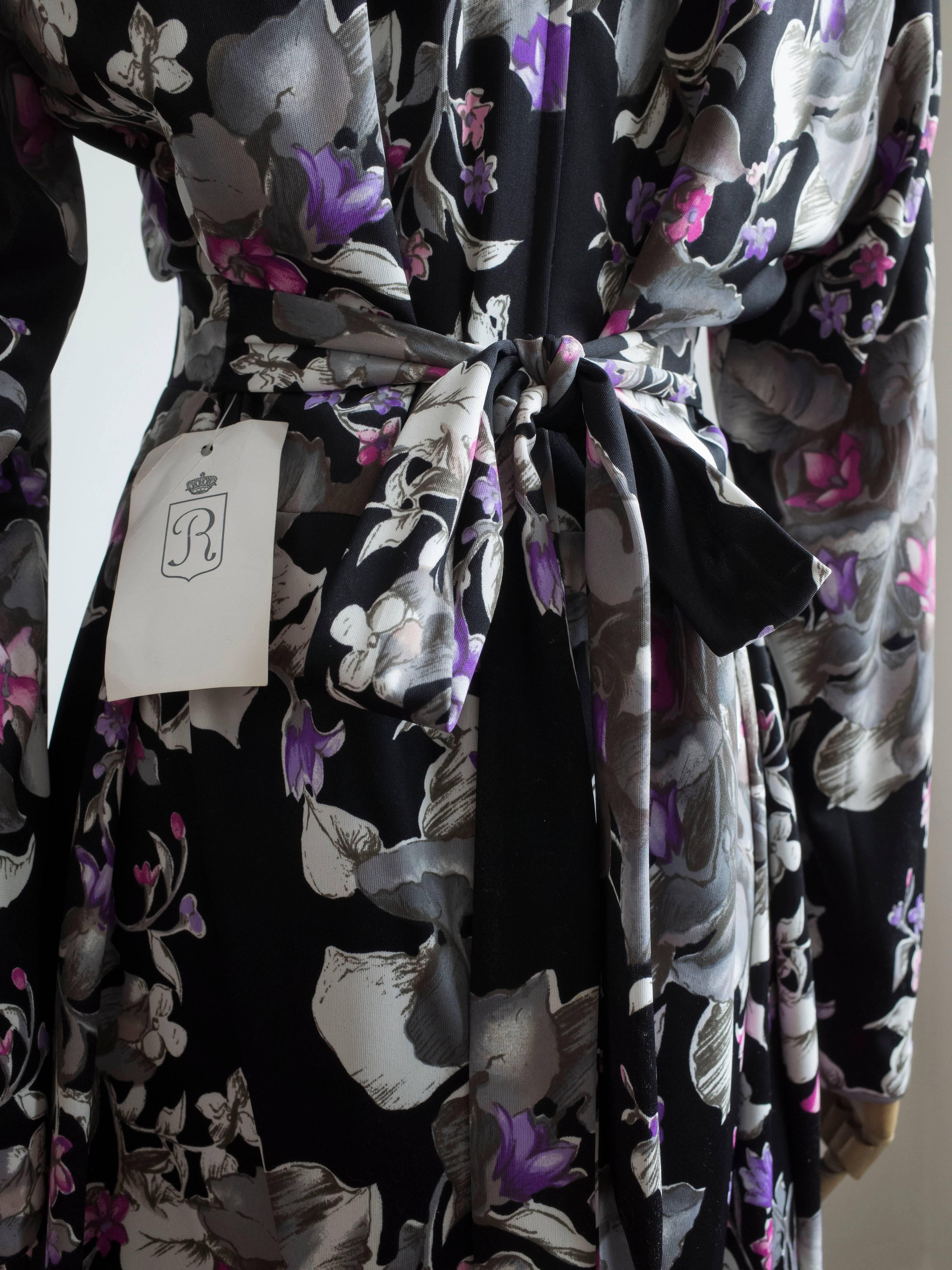 1960s Floral Print Gown In New Condition For Sale In Antwerp, BE