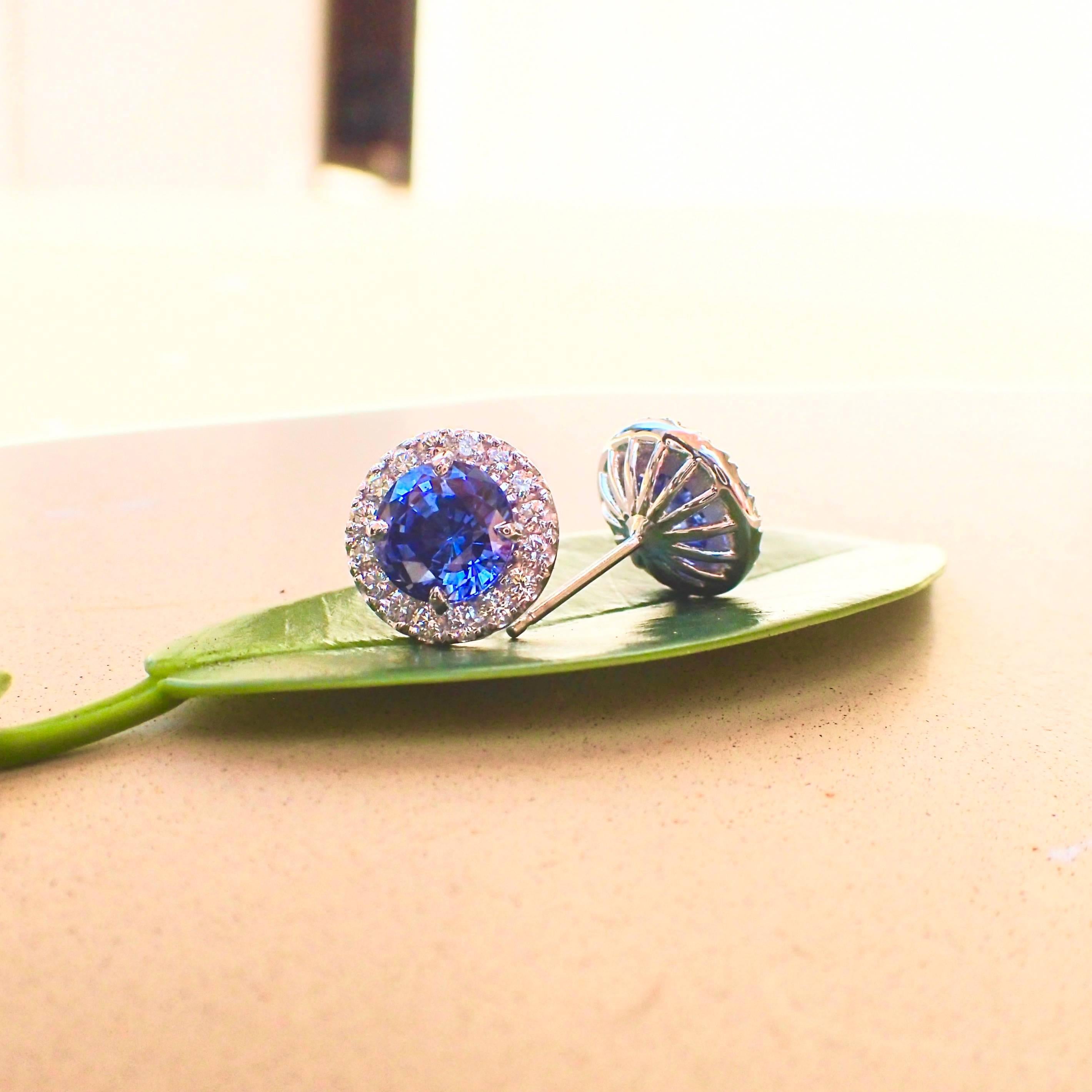 White Gold Studs - 2.21 carats Chatham-Created Blue Sapphire 0.39 carats Diamond In New Condition In Coral Gables, FL