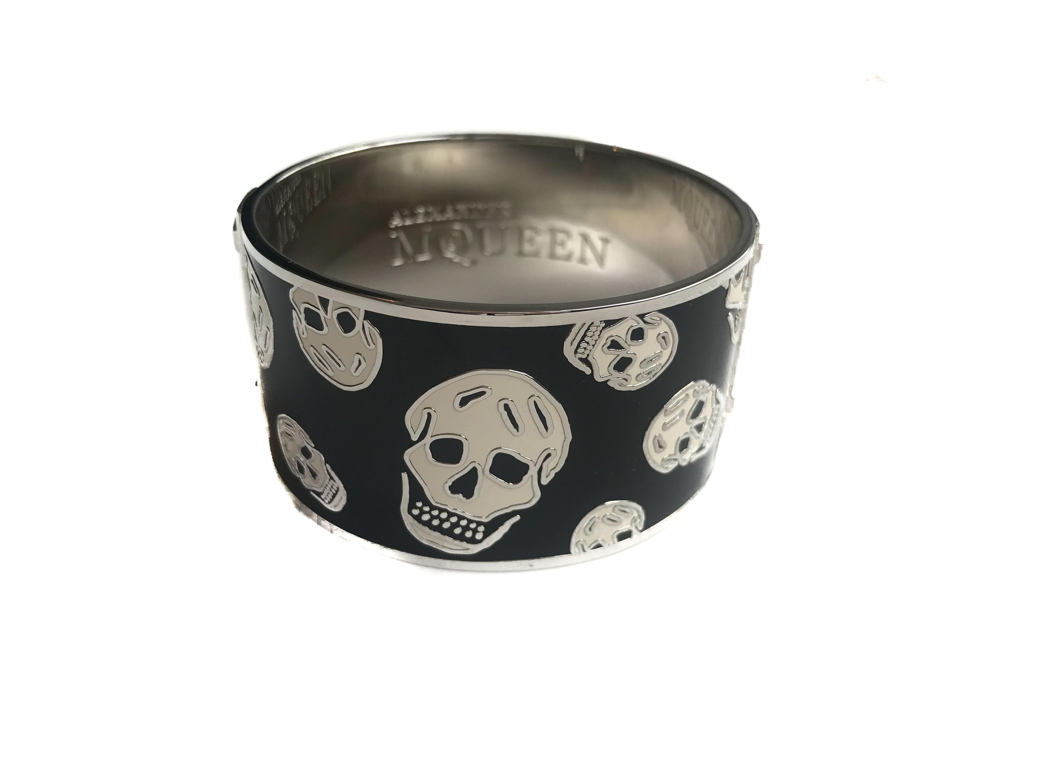 Alexander Mcqueen Skull Cuff Bracelet In Excellent Condition In London, GB