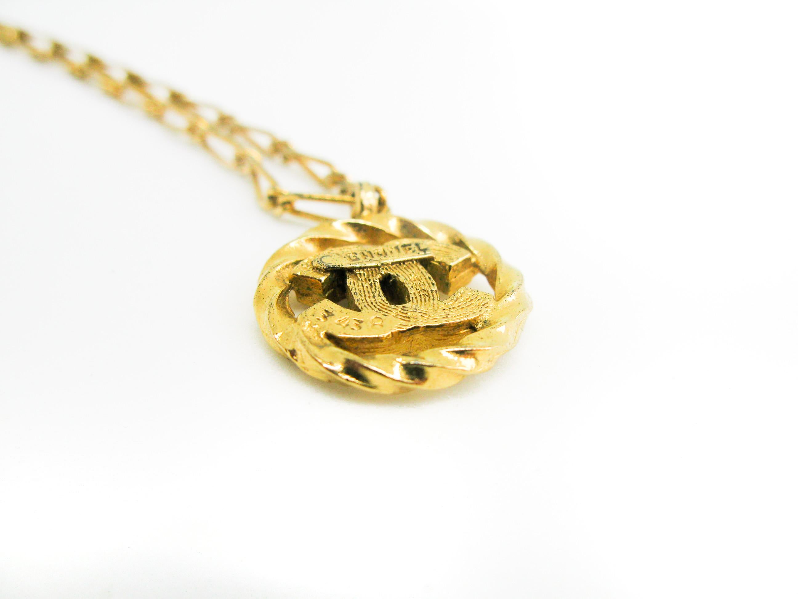 Chanel 80s CC Logo Vintage Necklace. 1982. 7