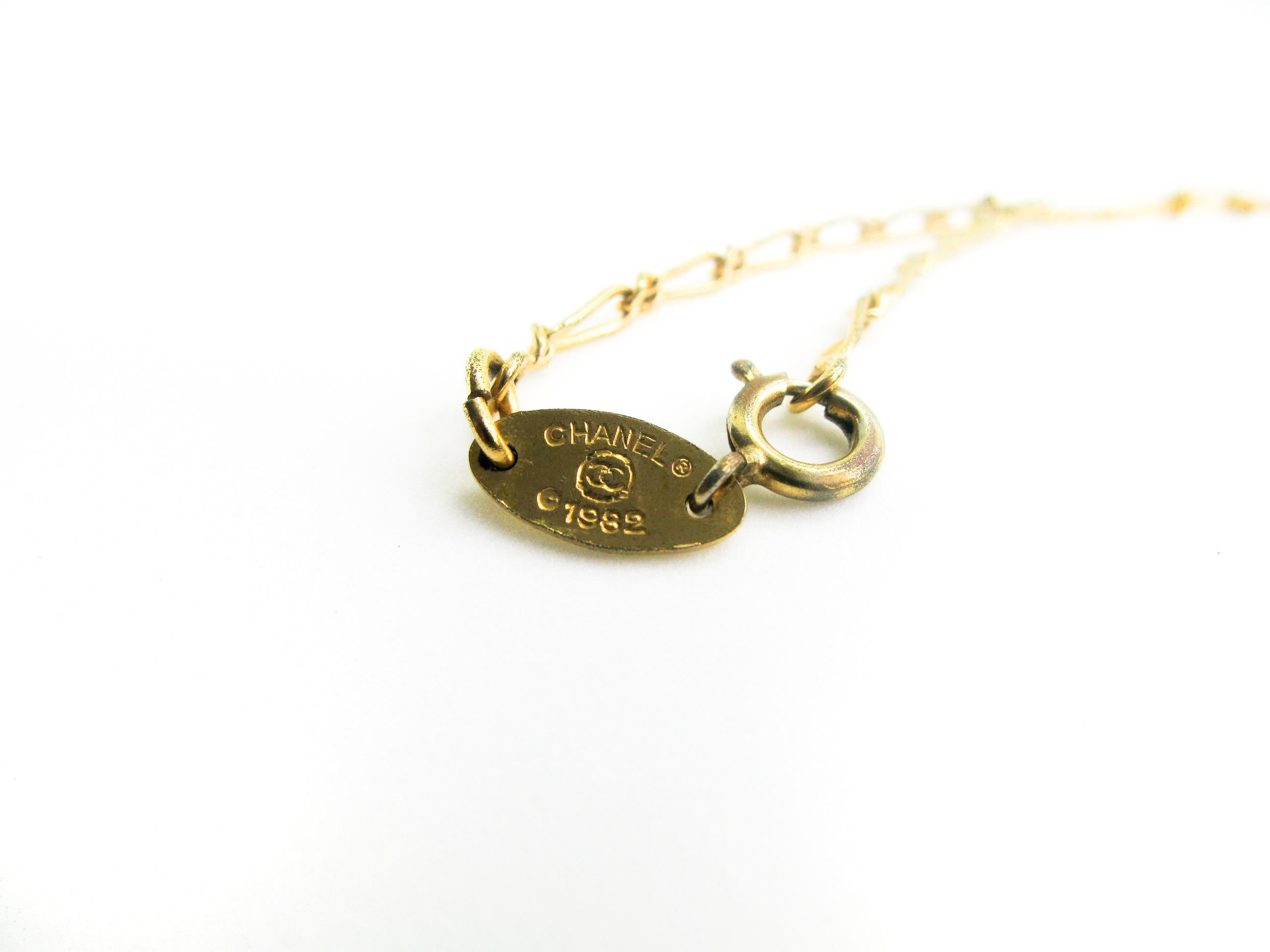 Chanel 80s CC Logo Vintage Necklace. 1982. 6