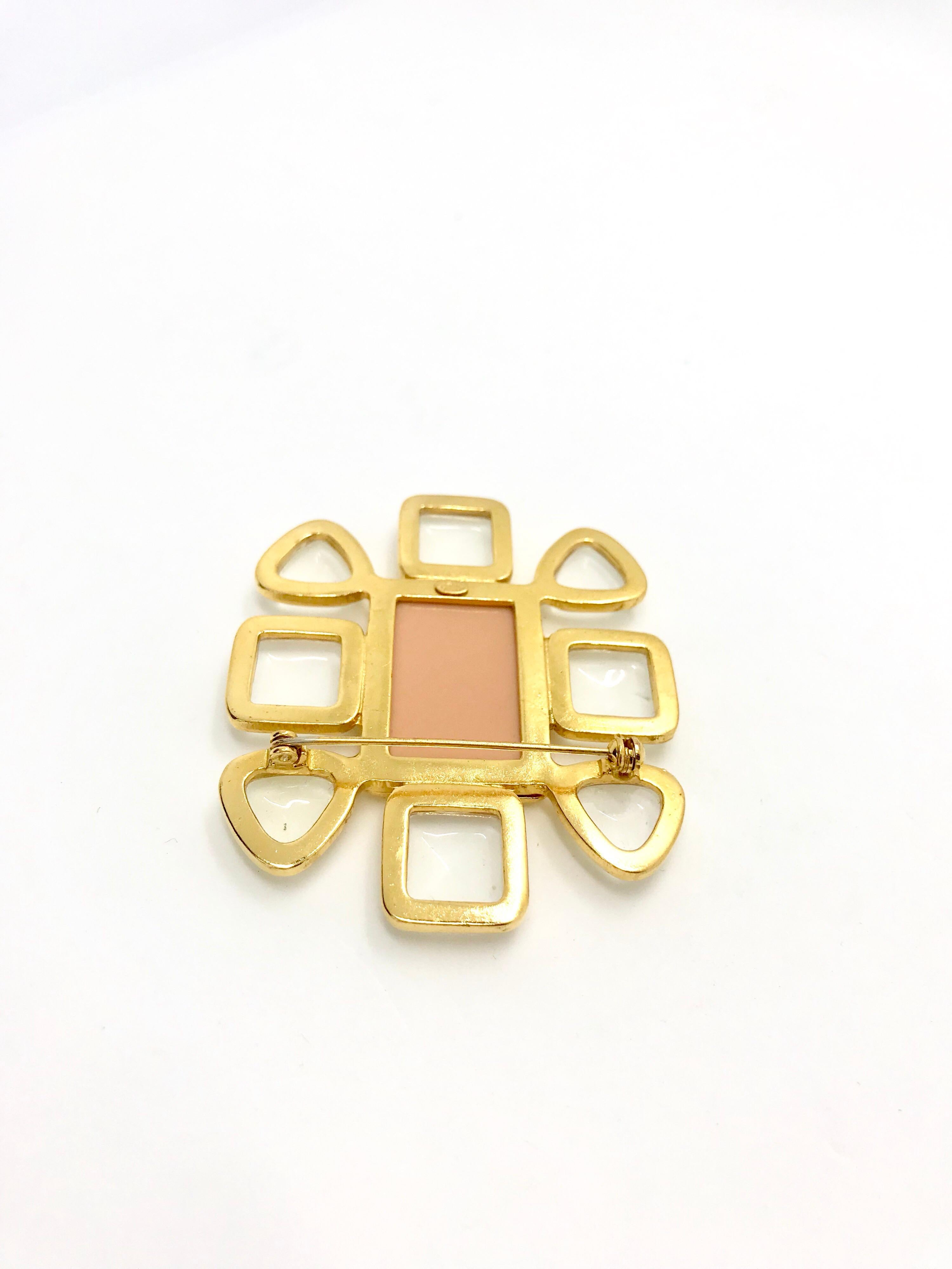 Chanel Spring 1996 Pink Flower Brooch Pin With Cabochons. 1990s Vintage. In Excellent Condition For Sale In London, GB